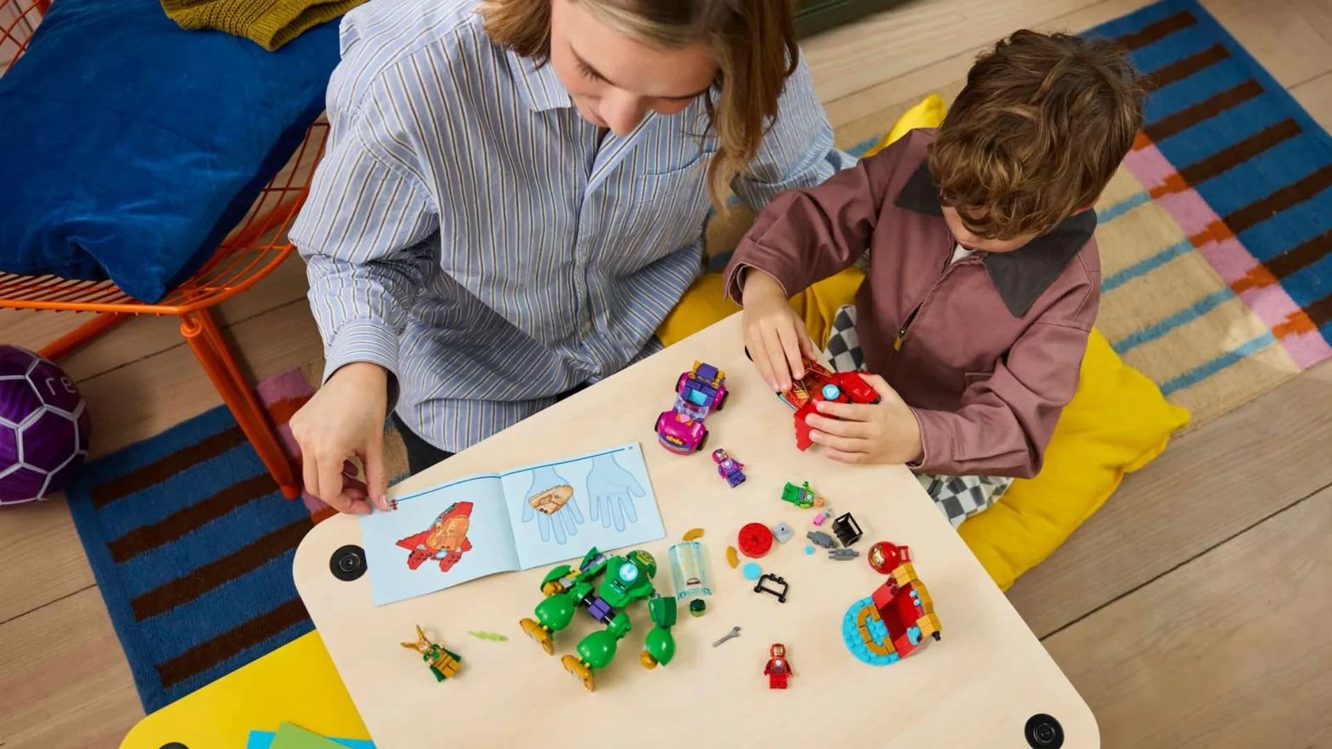 Конструктор LEGO Marvel Локи против команды Железного Человека (11211)