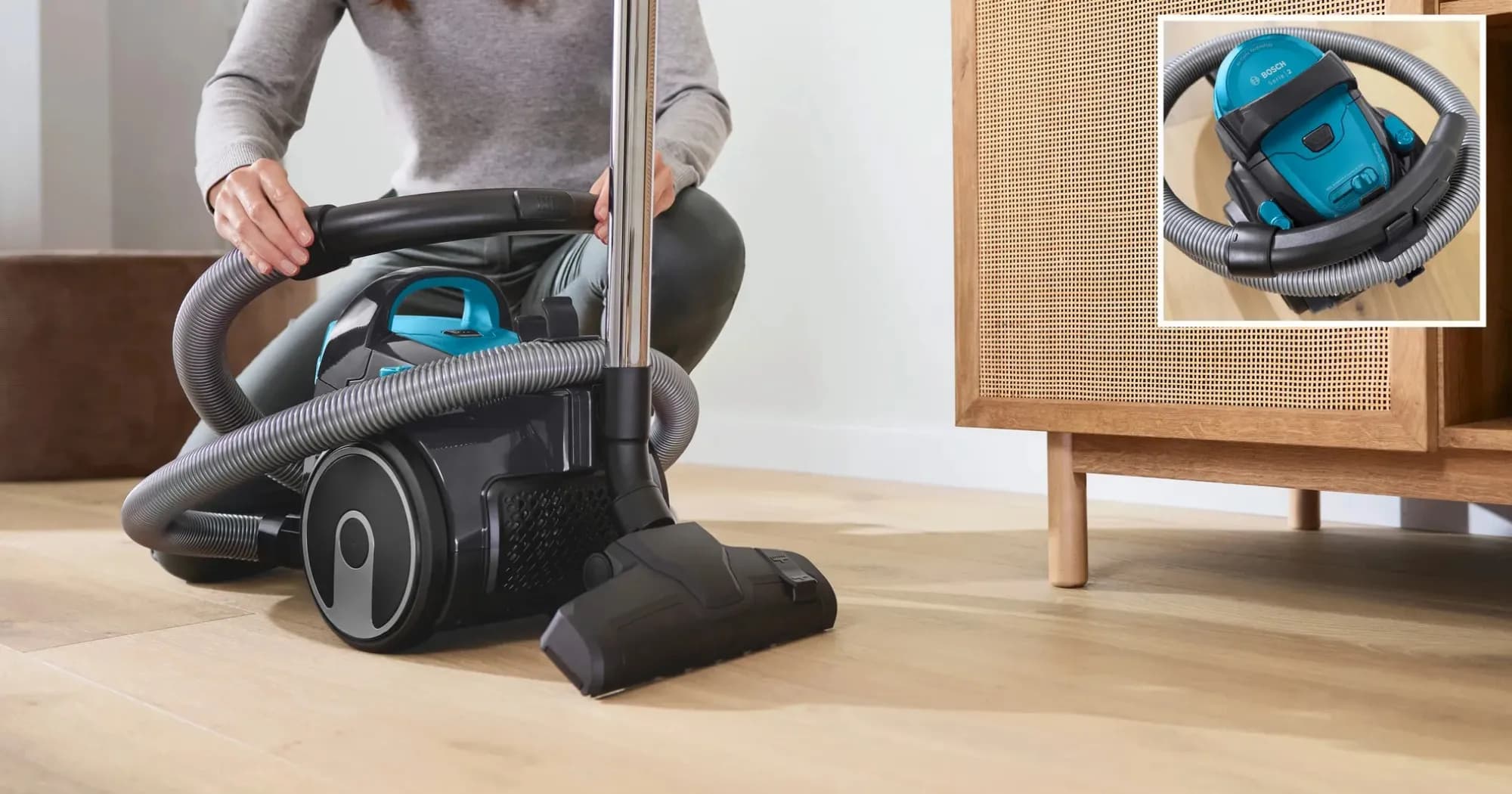 Пылесос безмешковый Bosch Serie 2 BGS05X240 (Turquoise)