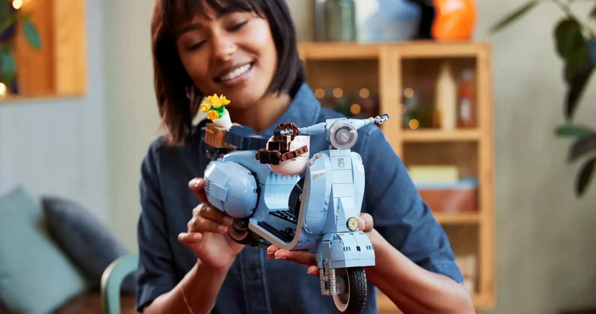 Конструктор LEGO Icons Vespa 125 (10298)