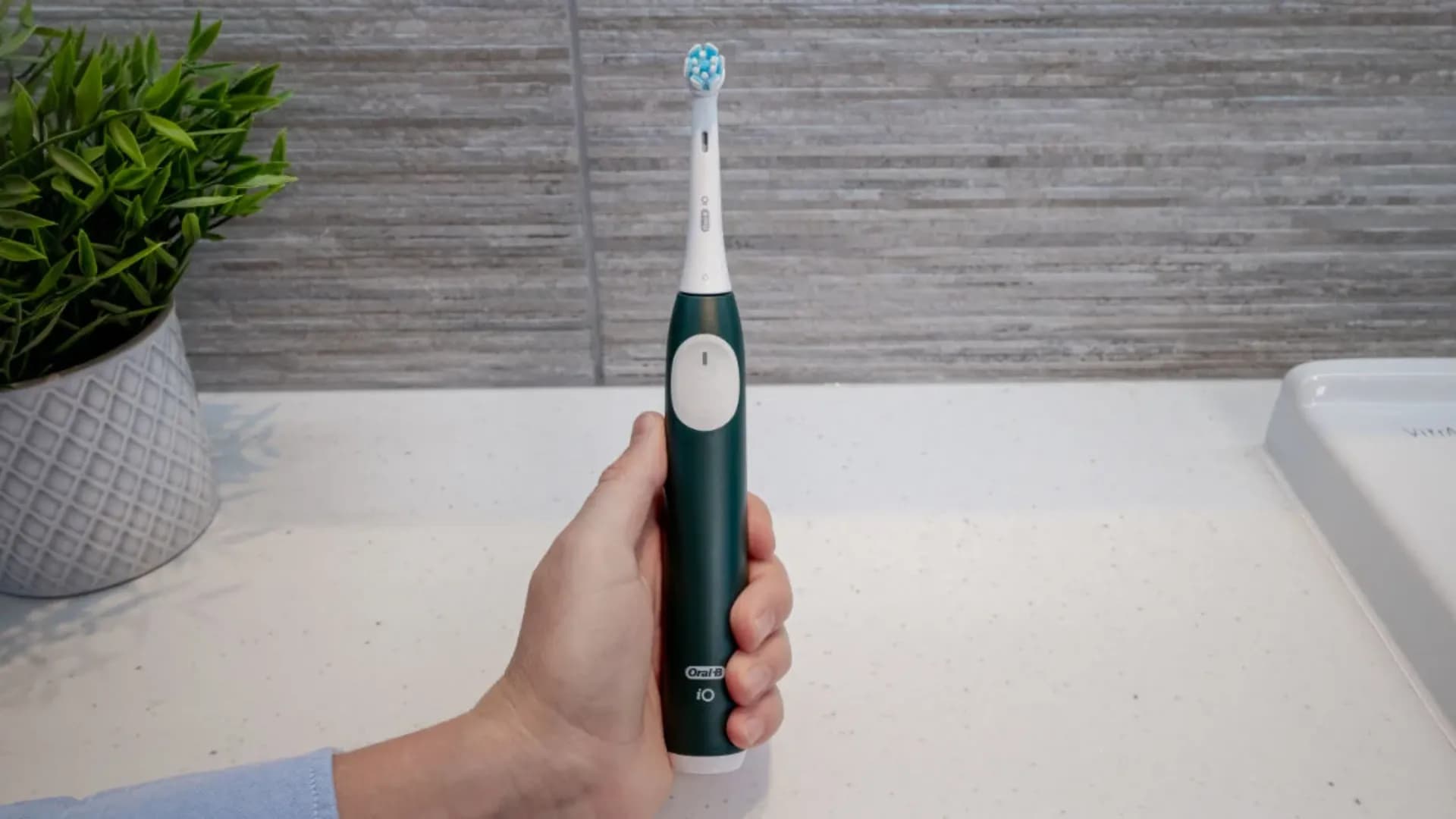 Зубная электрощетка BRAUN Oral-B iO Series 2 (Black)