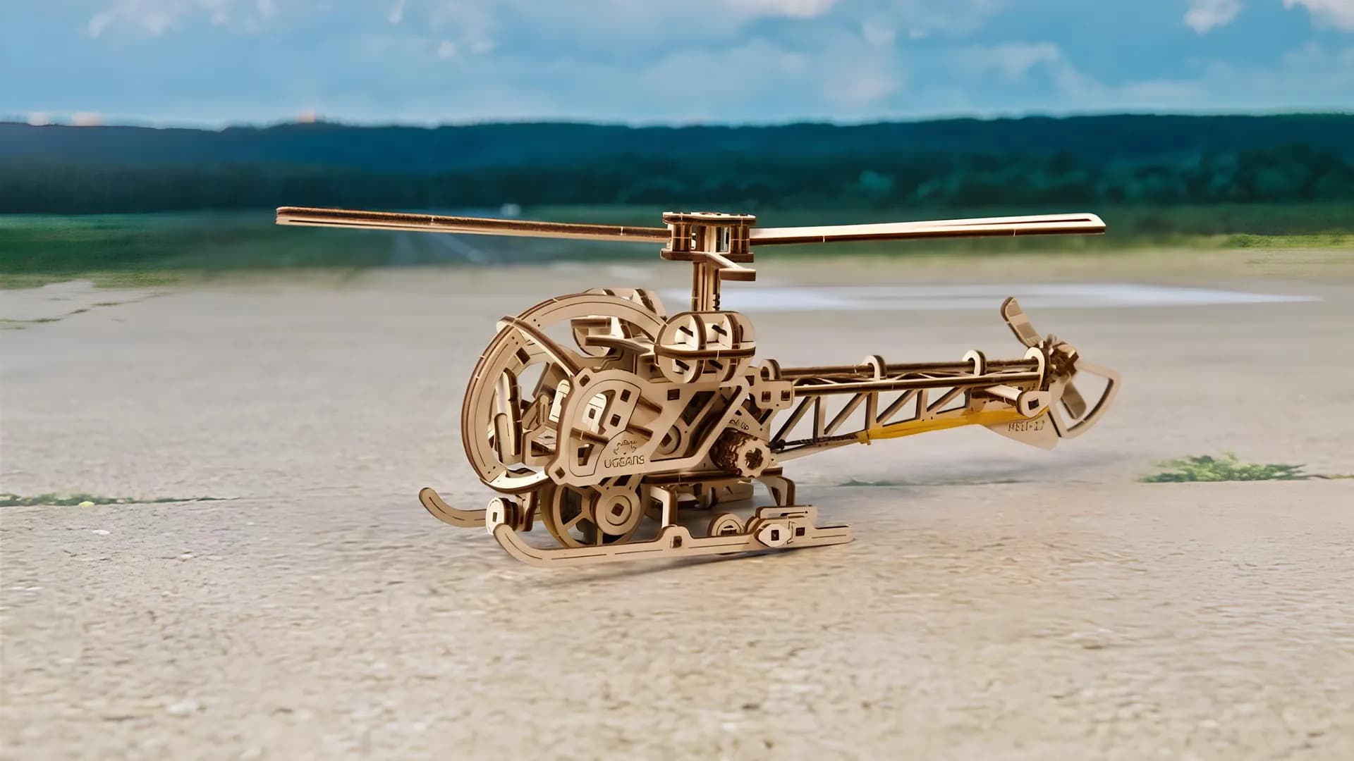 Деревянный 3D конструктор UGEARS Мини вертолет (70225)