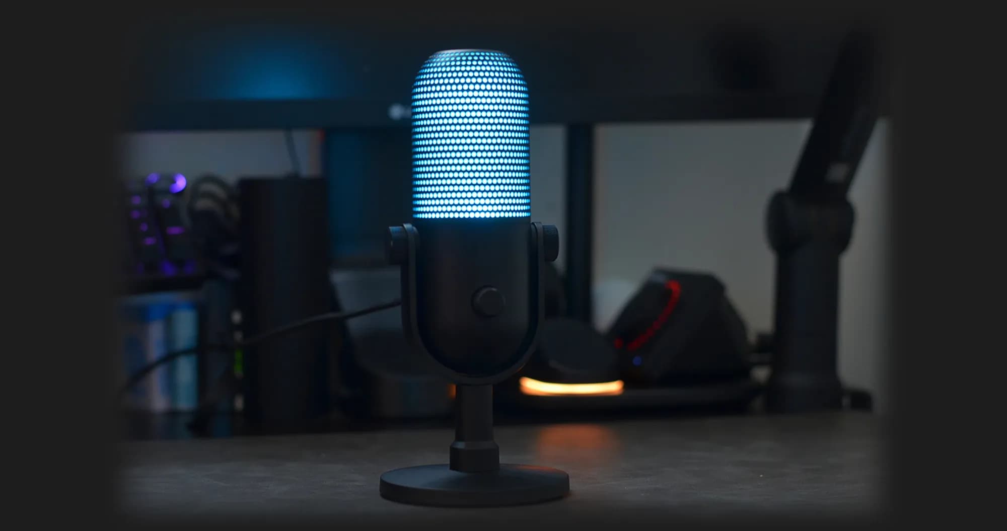 Микрофон Razer Seiren V3 Chroma (White) (RZ19-05060200-R3M1) (UA)