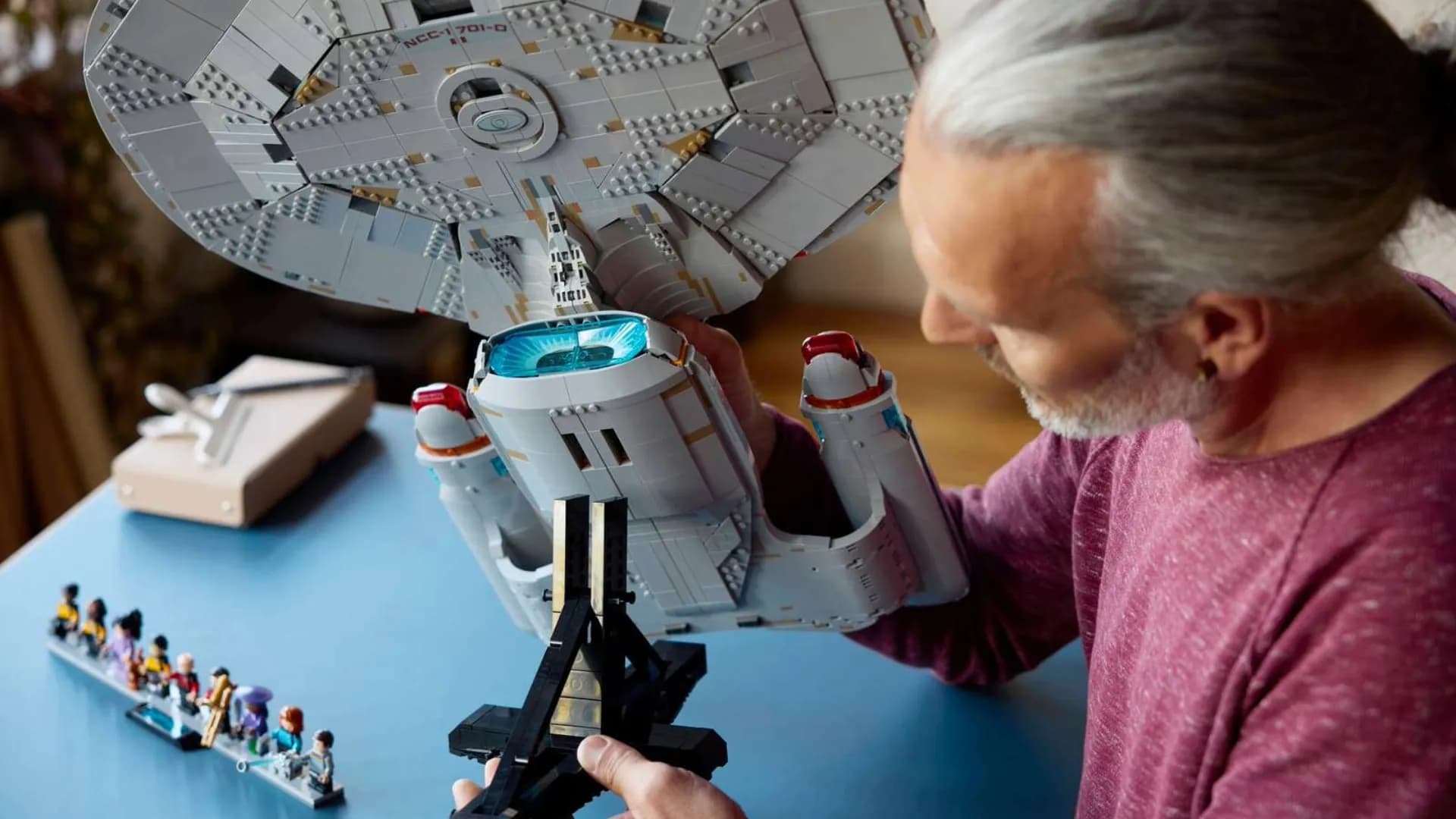 Конструктор LEGO Icons Star Trek: U.S.S. Enterprise NCC-1701-D (10356)