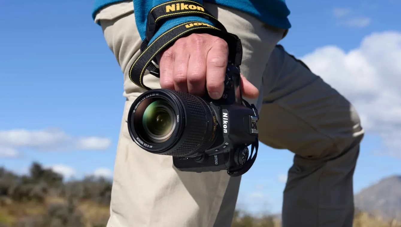 Цифровой фотоаппарат Nikon D7500 Kit AF-S DX NIKKOR 18-140 VR (VBA510K002) (Standard)