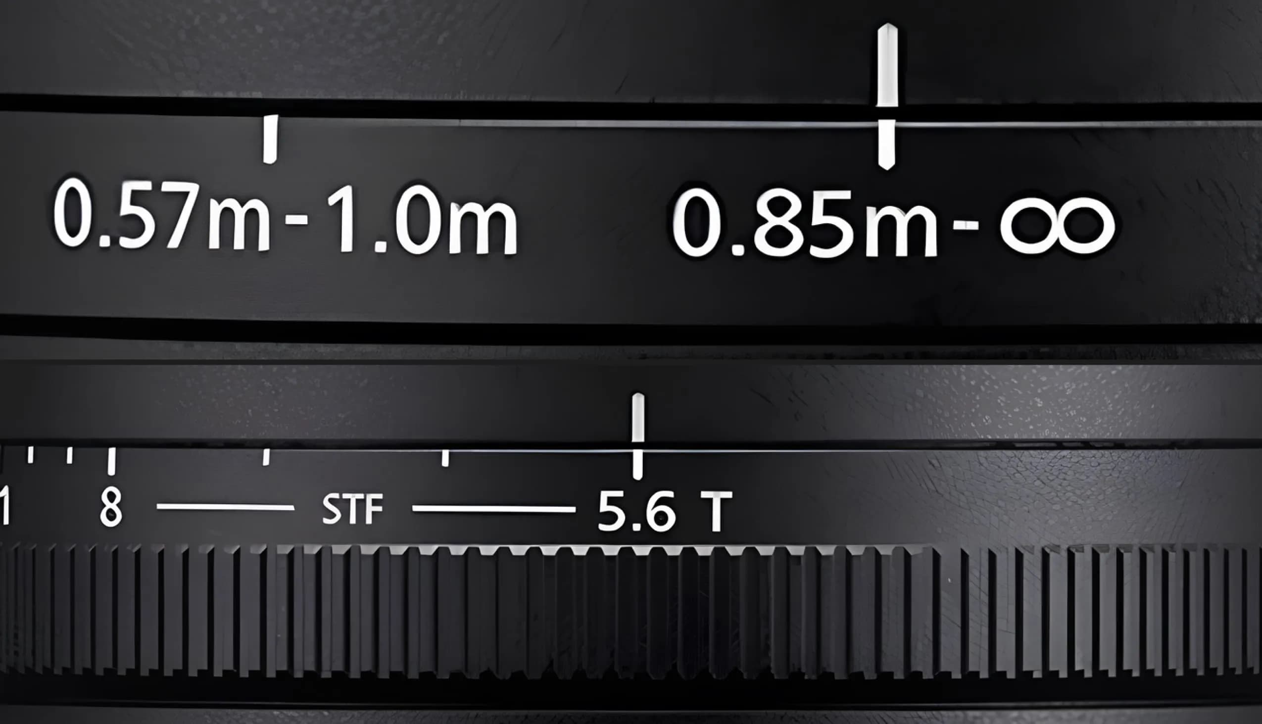 Длиннофокусный объектив Sony FE 100mm f/2.8 STF GM OSS (SEL100F28GM.SYX) (Standard)