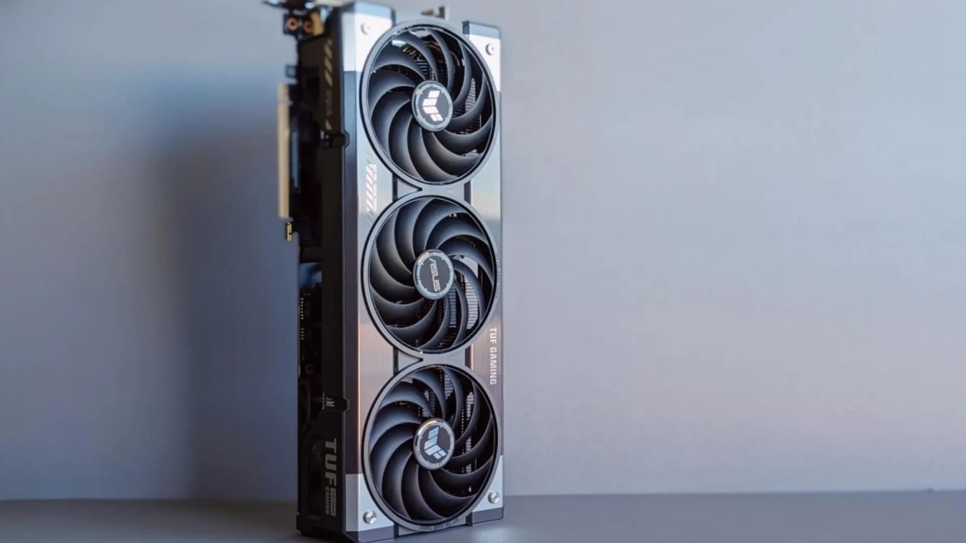 Видеокарта ASUS GeForce RTX 5070 TUF Gaming 12GB (90YV0LZ0-M0NA00)