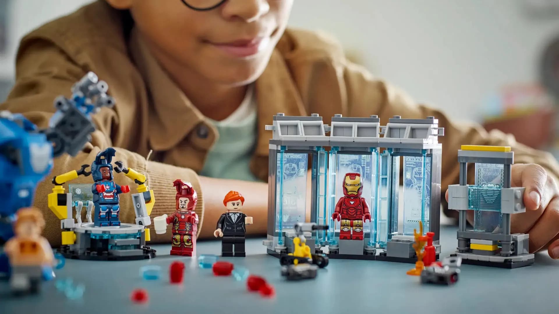 Конструктор LEGO Marvel Лаборатория Железного Человека: зал доспехов (76315)