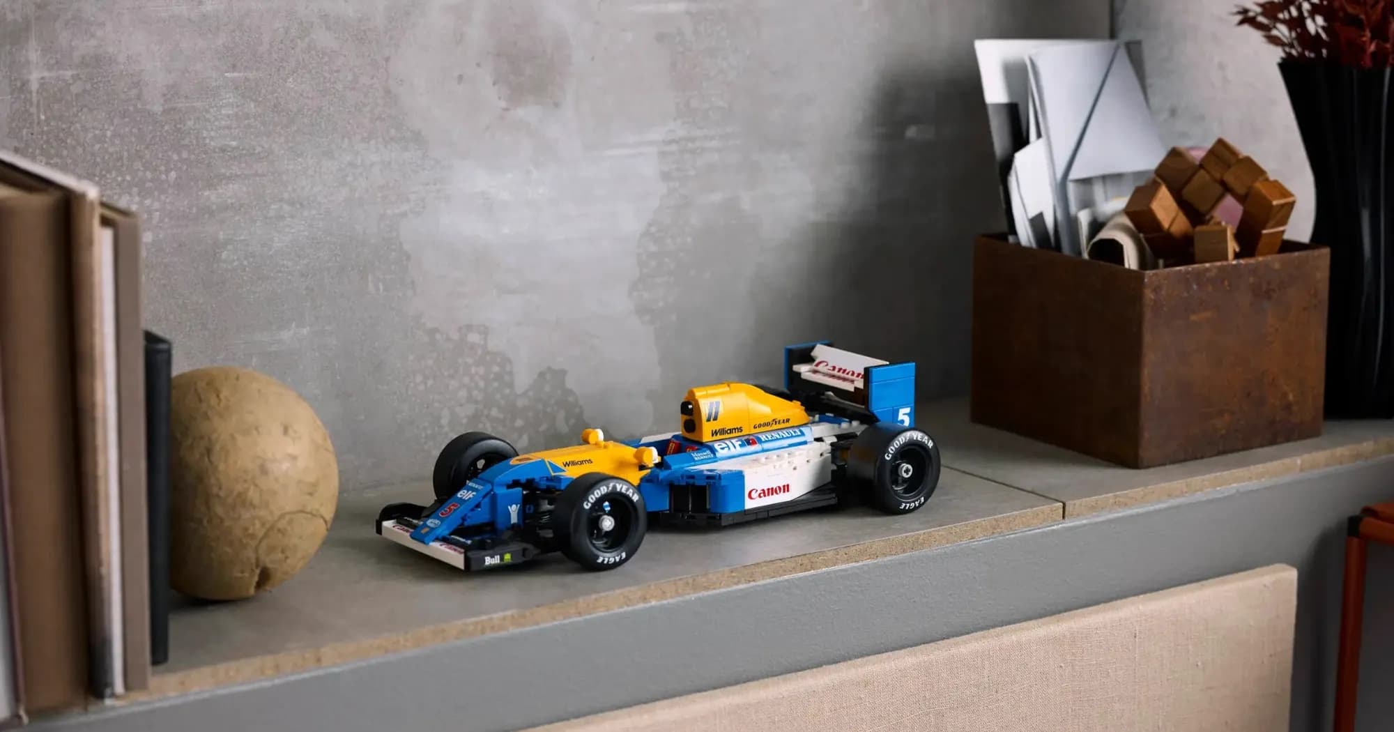 Конструктор LEGO Icons Williams Racing FW14B и Найджел Мэнселл (10353)