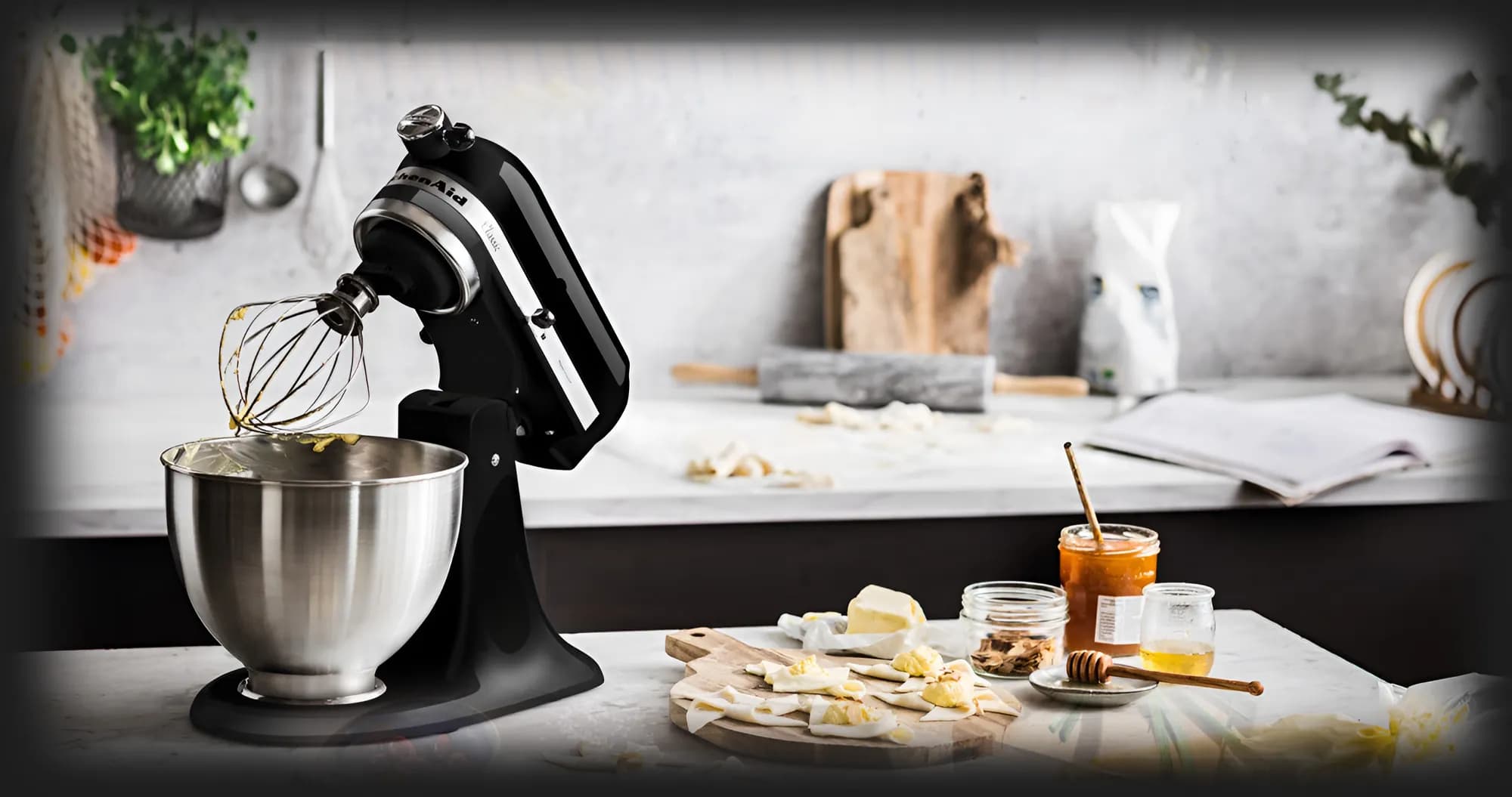 Планетарный миксер KitchenAid CLASSIC 4,3 л с откидным блоком (Black)