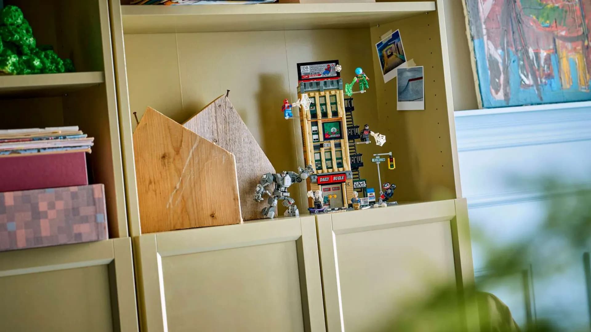Конструктор LEGO Marvel Человек-паук против Мистерио: Дейли Бьюгл (76342)
