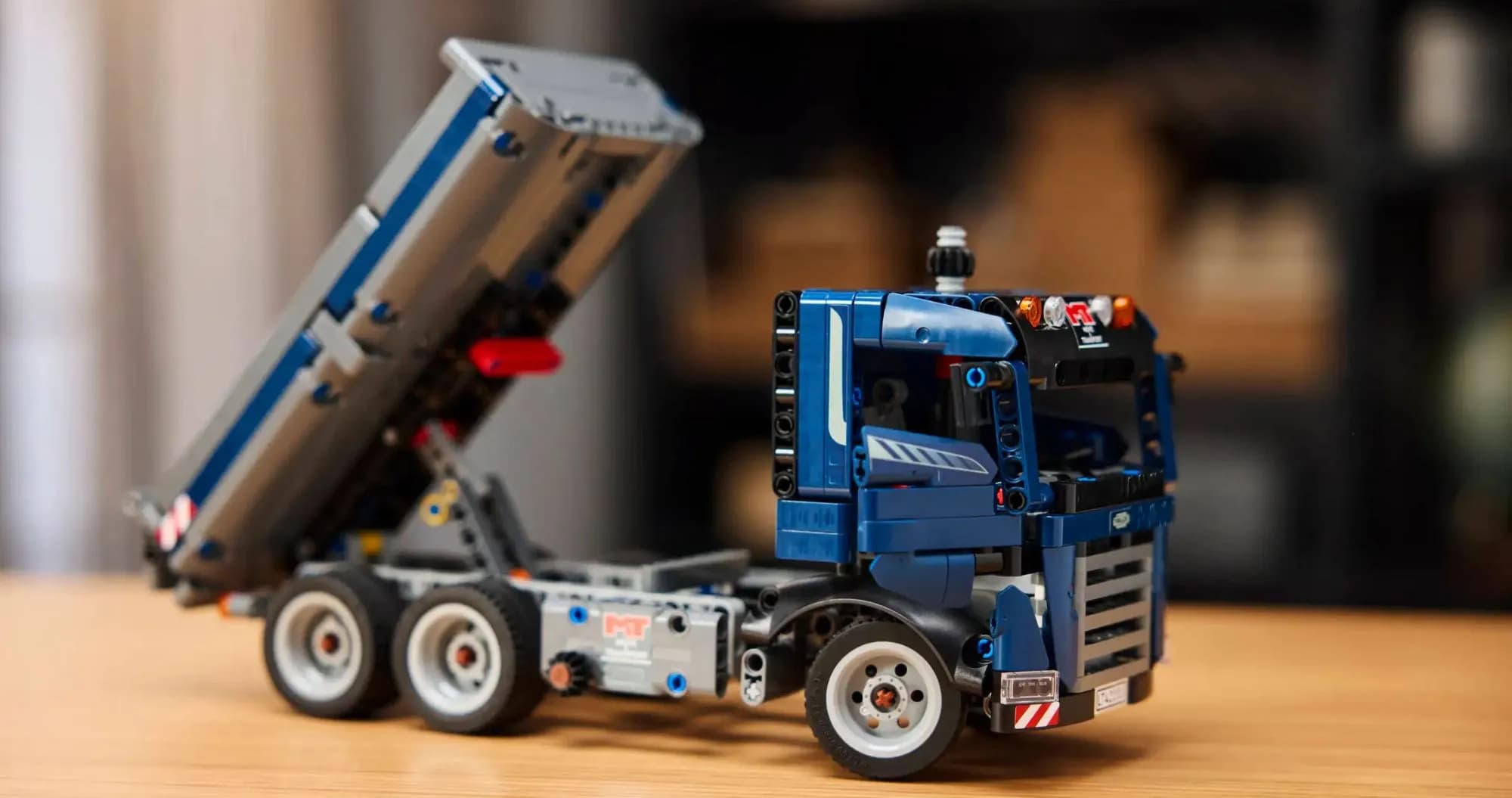 Конструктор LEGO Technic Самосвал (42203)