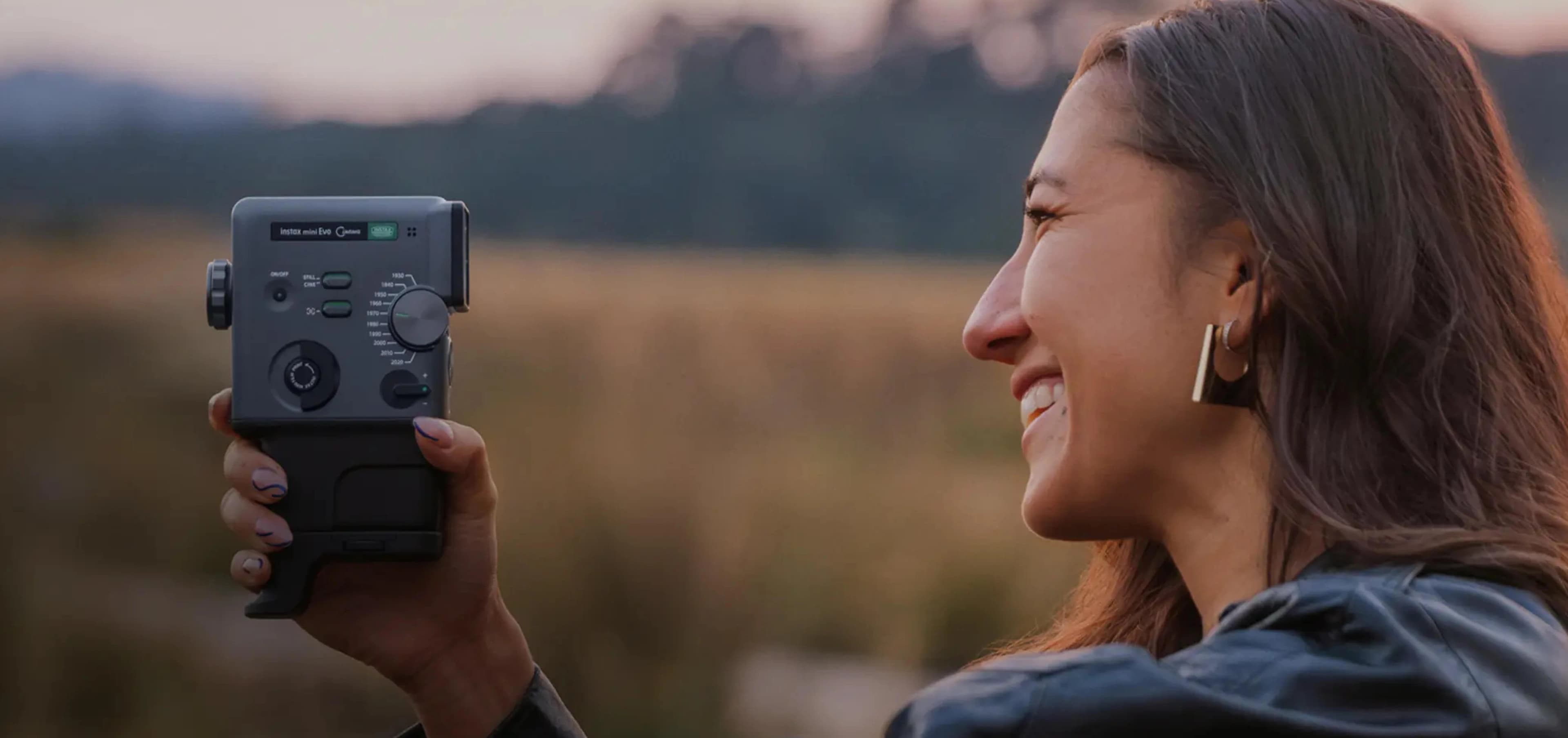 Фотокамера Fujifilm Instax Mini Evo Cinema (Black)