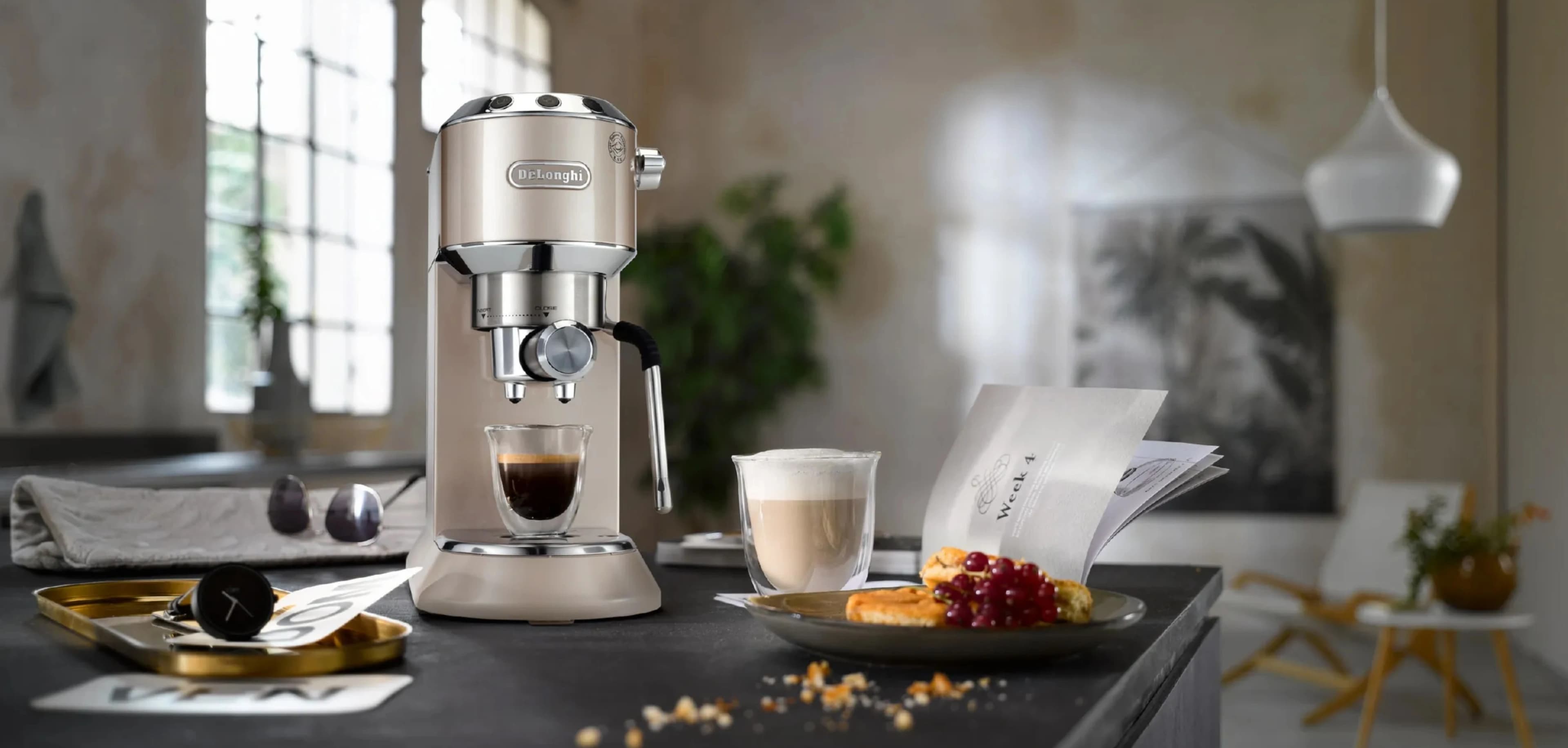 Кофеварка рожковая Delonghi EC 885 BG (Cream)