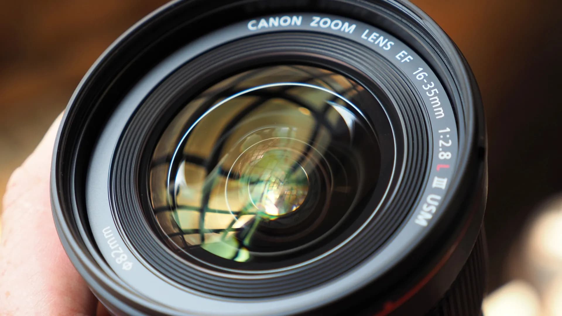 Широкоугольный объектив Canon EF 16-35mm f/2.8L III USM (0573C005) (Standard)