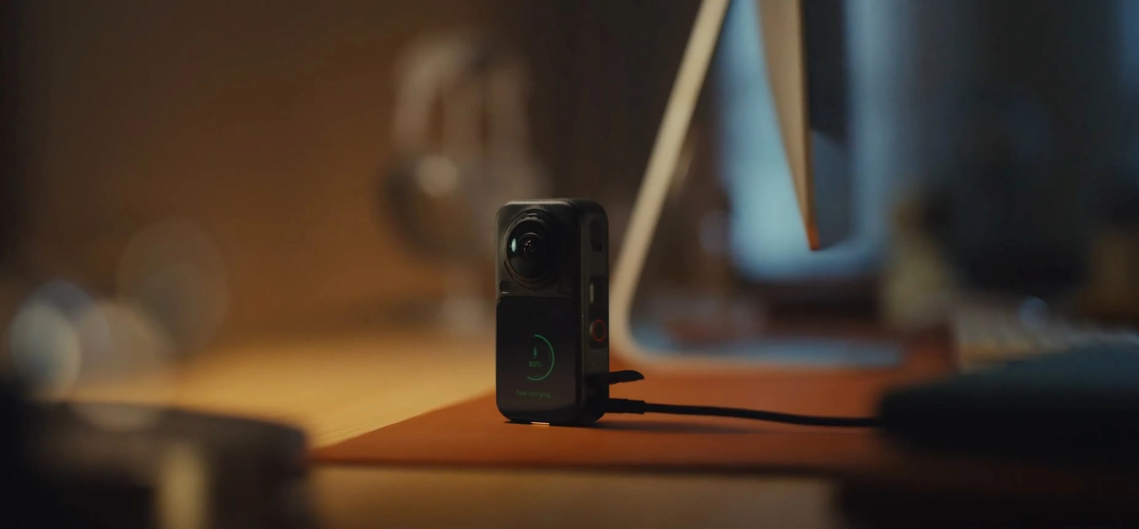 Экшн-камера Insta360 X6 Standard Bundle (Midnight Black)