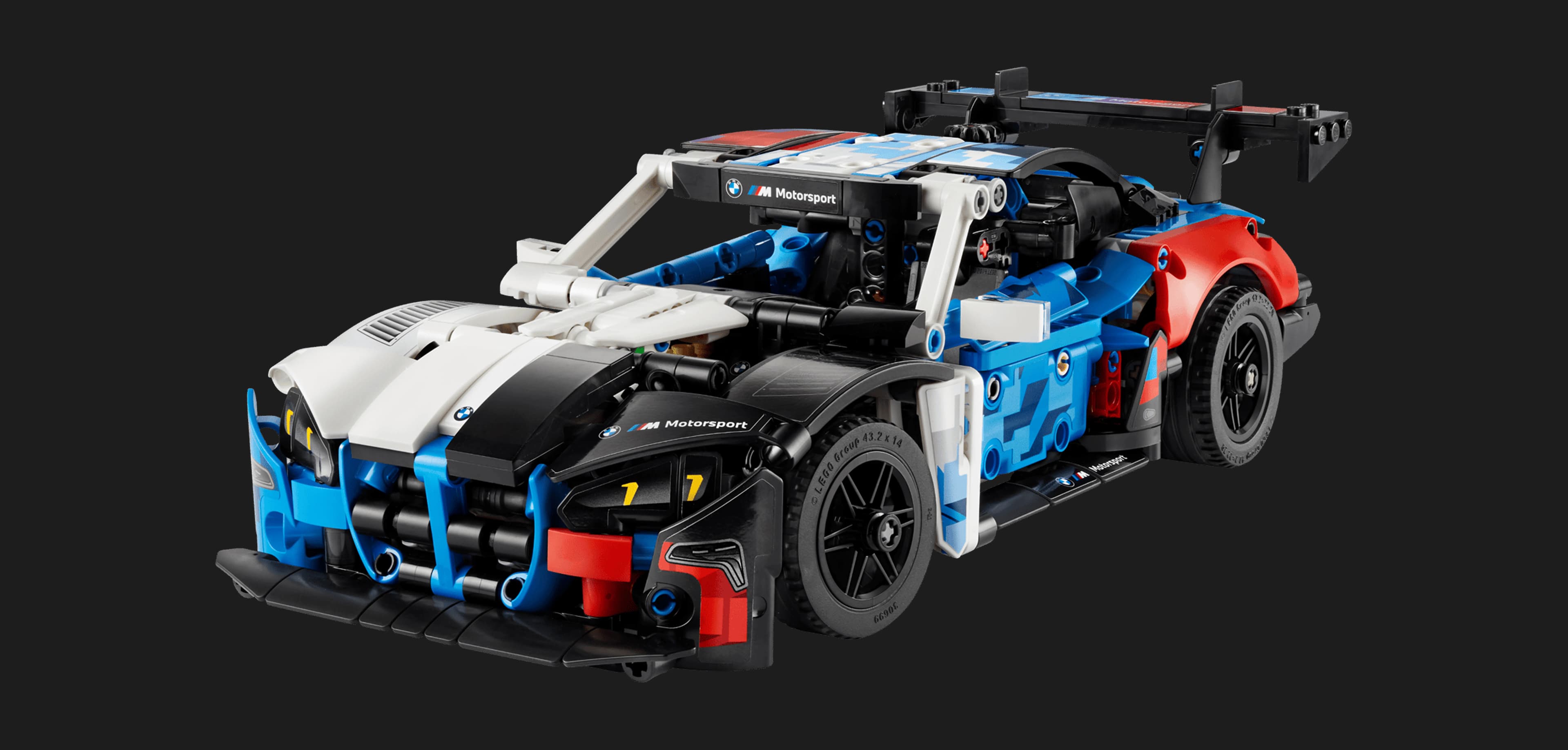 Конструктор LEGO Technic Автомобиль для гонки BMW M4 GT3 EVO (42226)