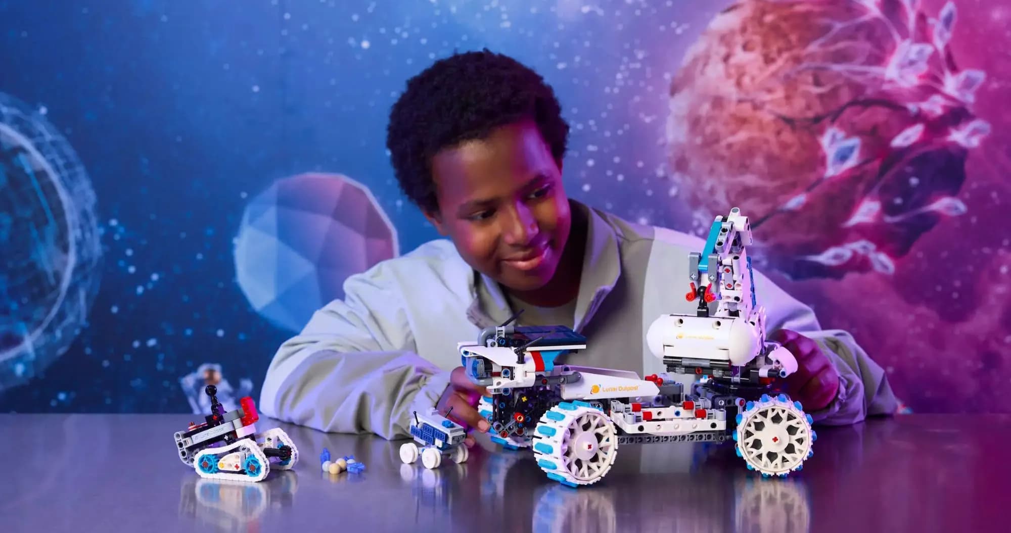 Конструктор LEGO Technic Луноход Lunar Outpost. Космический корабль (42211)
