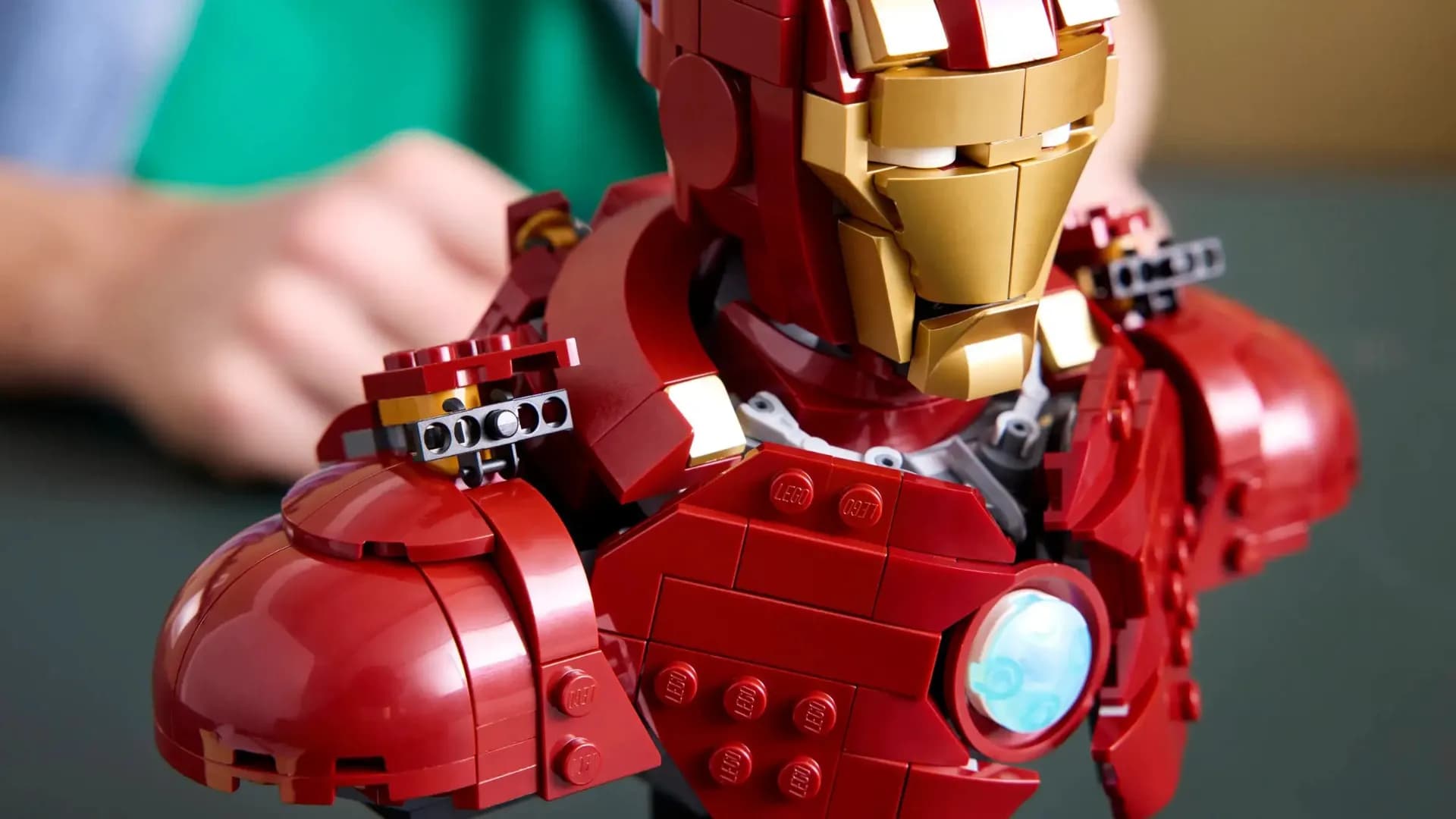 Конструктор LEGO Marvel Бюст Железного Человека MK4 (76327)