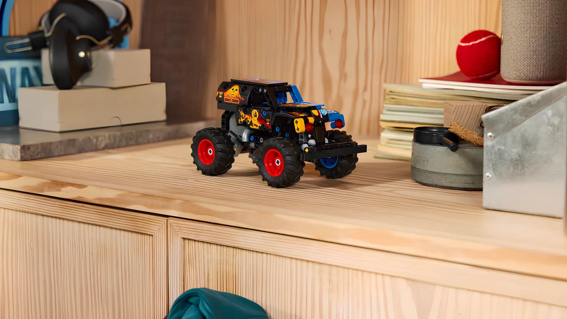 Конструктор LEGO Technic Monster Jam Grave Digger Огонь и лед (42219)
