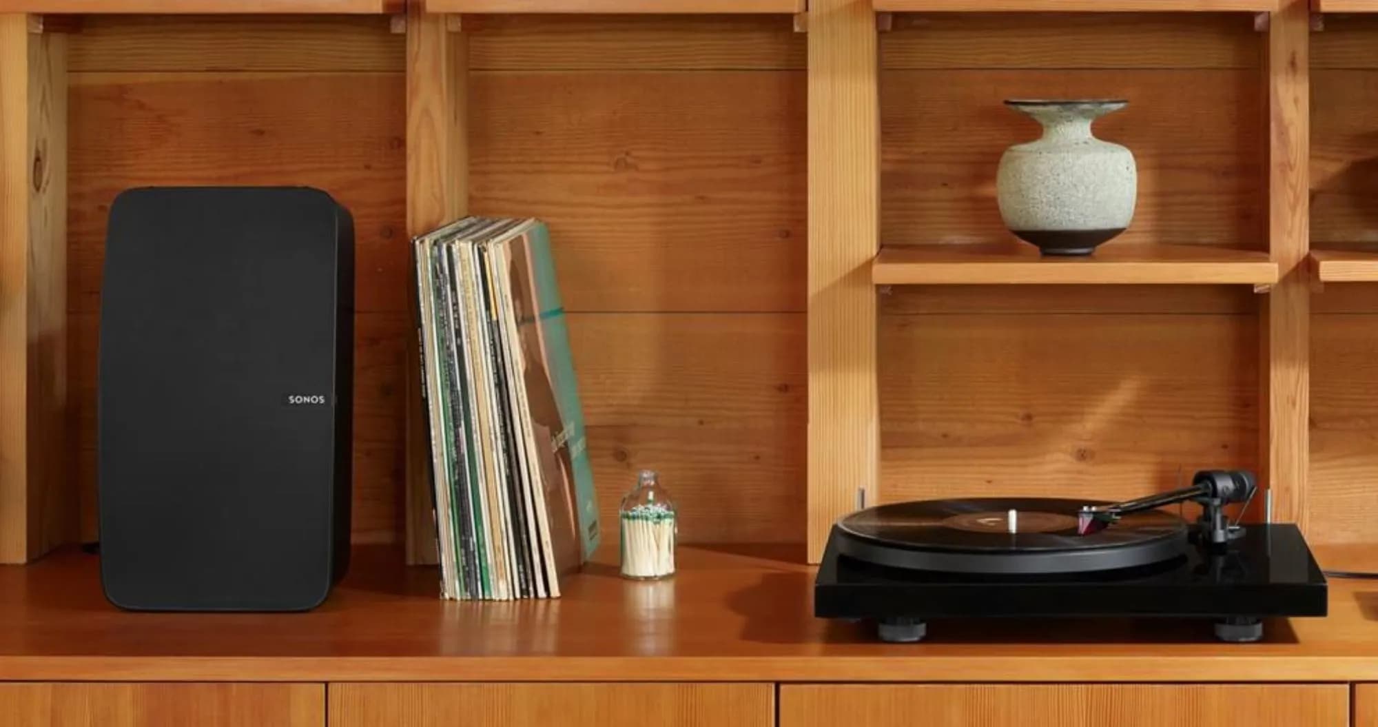 Виниловый проигрыватель Pro-Ject Debut Carbon (Sonos Edition) (Walnut)