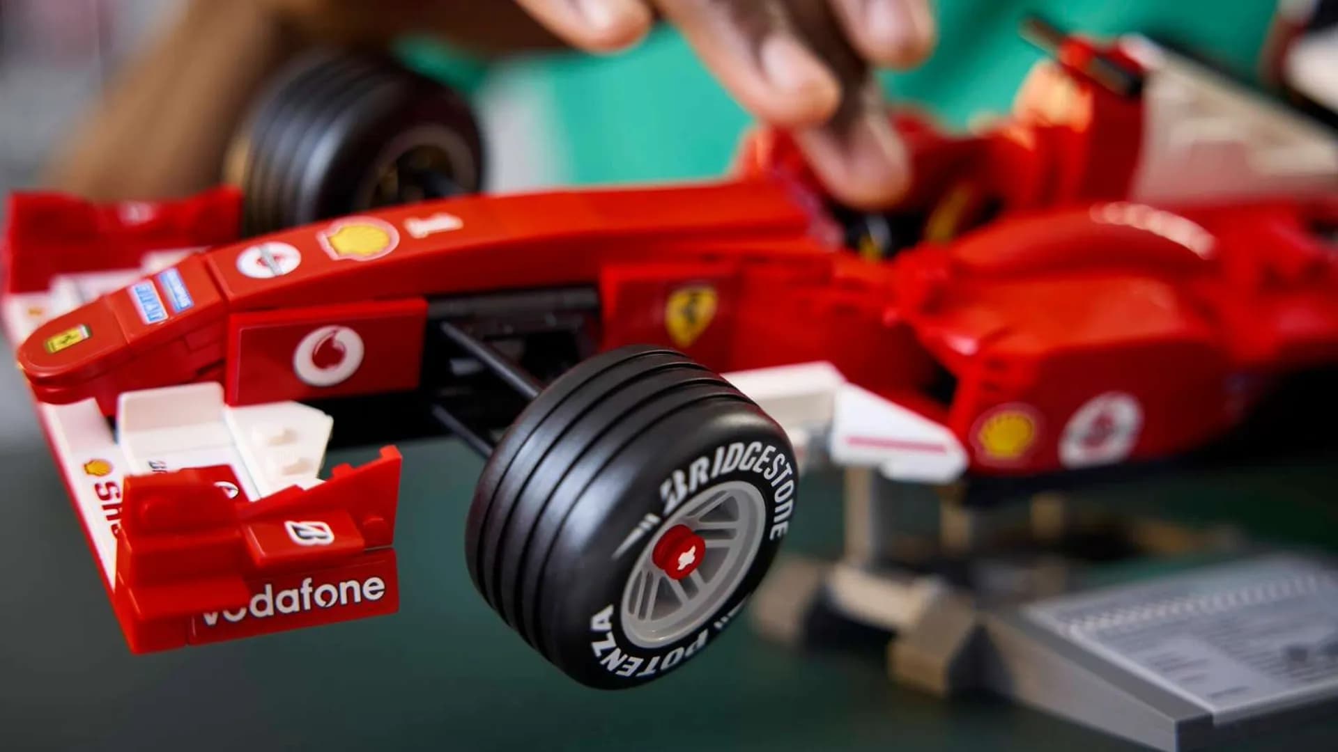 Конструктор LEGO Icons Ferrari F2004 and Michael Schumacher (11375)