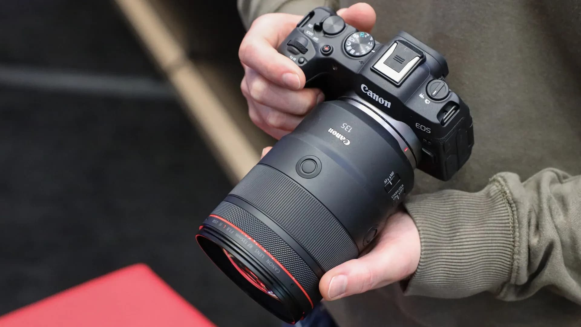 Длиннофокусный объектив Canon RF 135mm f/1.8 L IS USM (5776C005) (Standard)