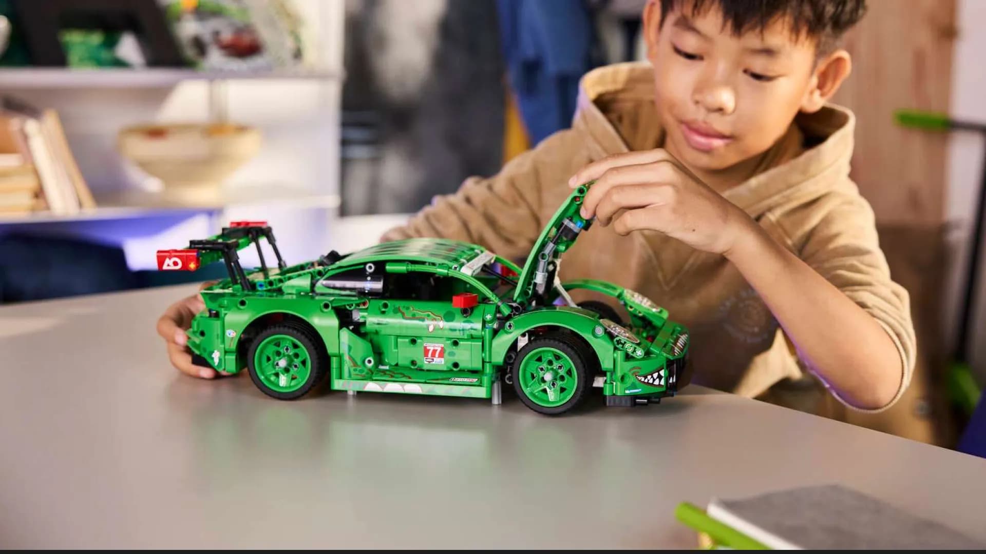 Конструктор LEGO Technic Автомобиль Porsche 911 GT3 R REXY AO Racing (42224)