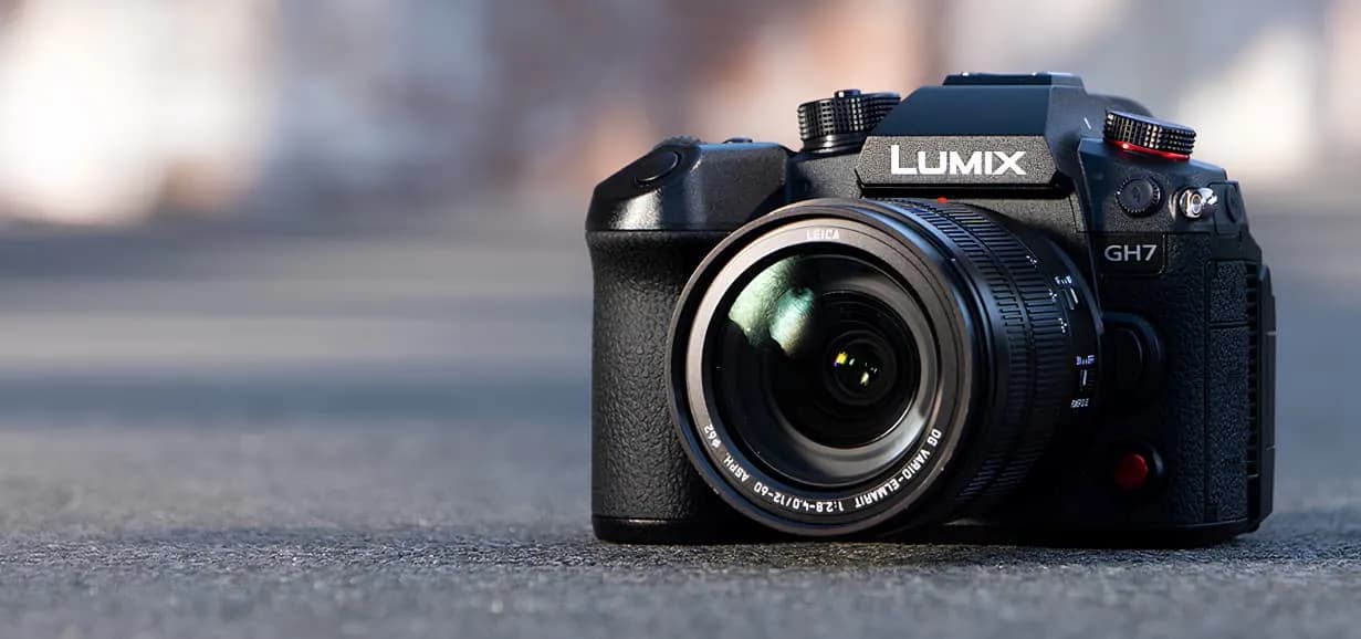 Цифровой фотоаппарат Panasonic Lumix DC-GH7 Body (DC-GH7E) (Standard)