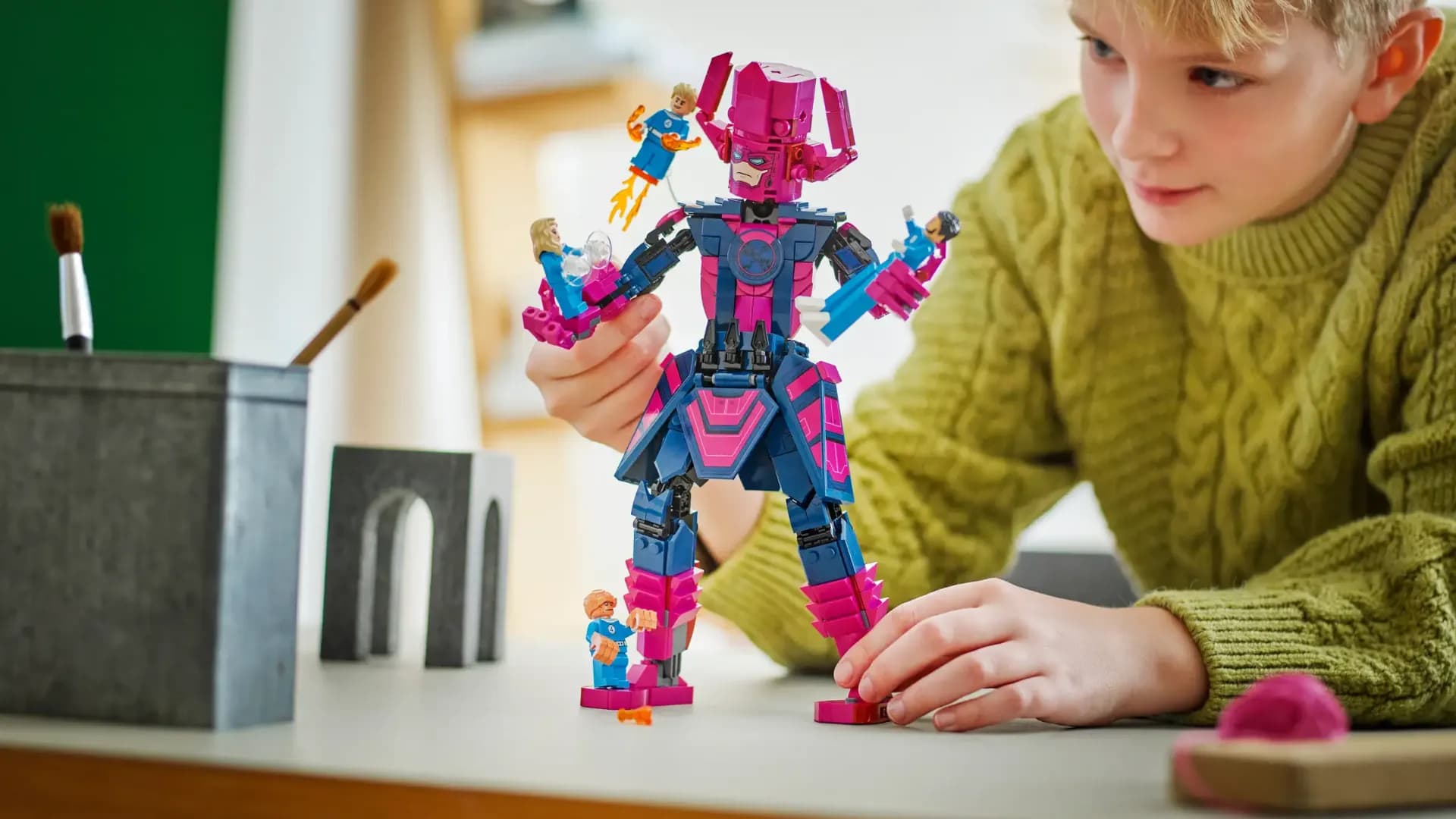 Конструктор LEGO Marvel Фантастическая четверка против Галактуса: фигурка для сборки (76316)