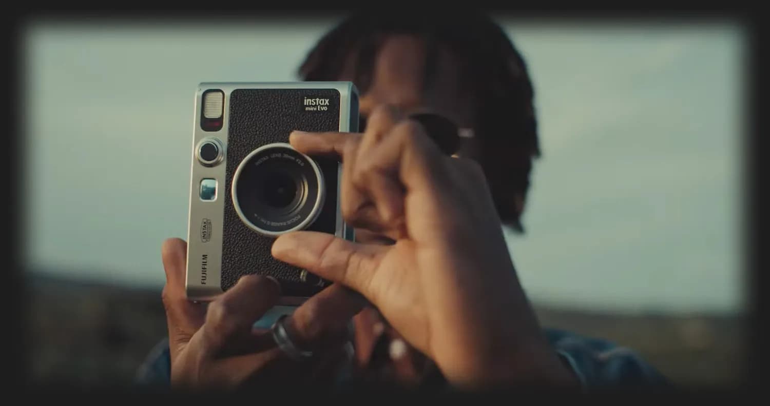 Фотокамера Fujifilm INSTAX Mini Evo (Black/Gray)