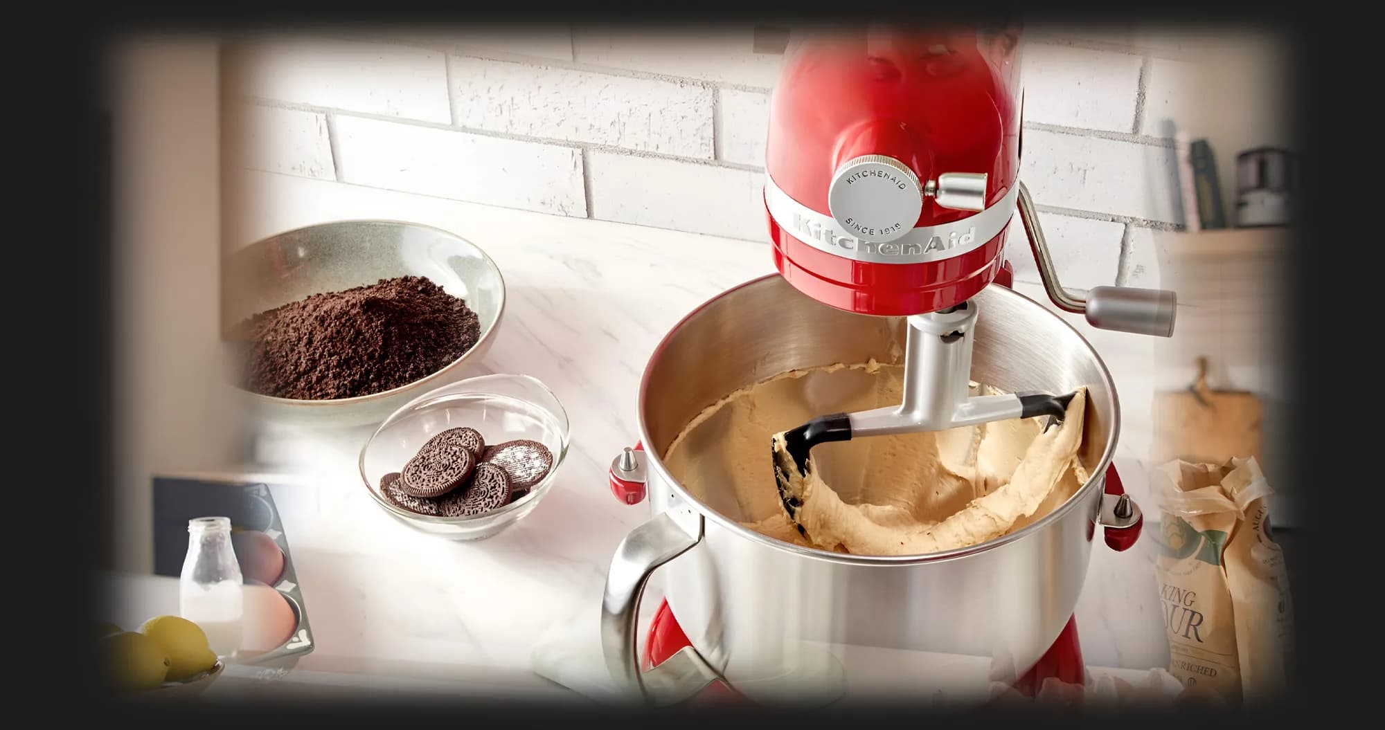 Планетарный миксер KitchenAid Artisan 5,6 л с подъемной чашей (Pistachio)
