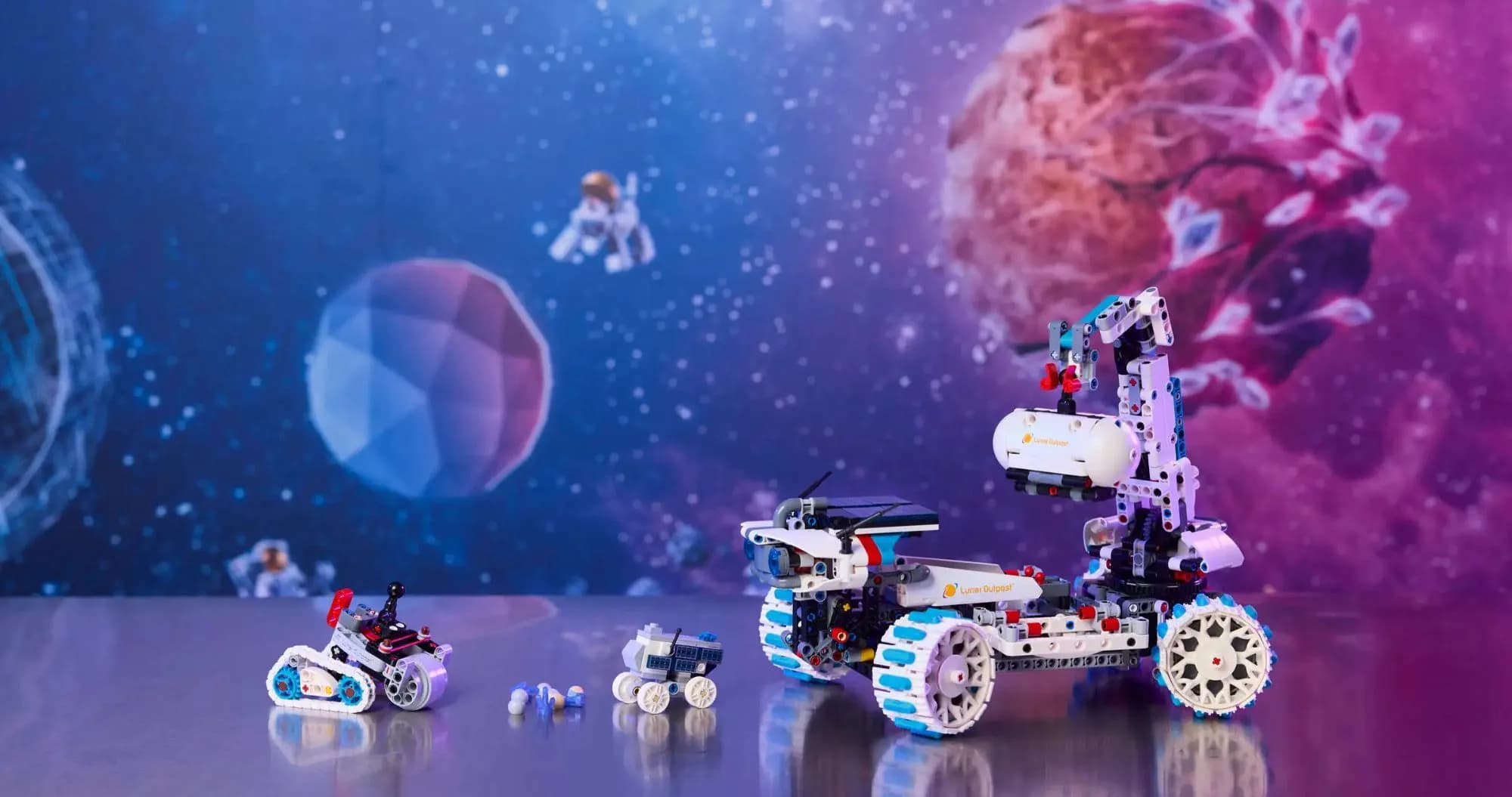 Конструктор LEGO Technic Луноход Lunar Outpost. Космический корабль (42211)