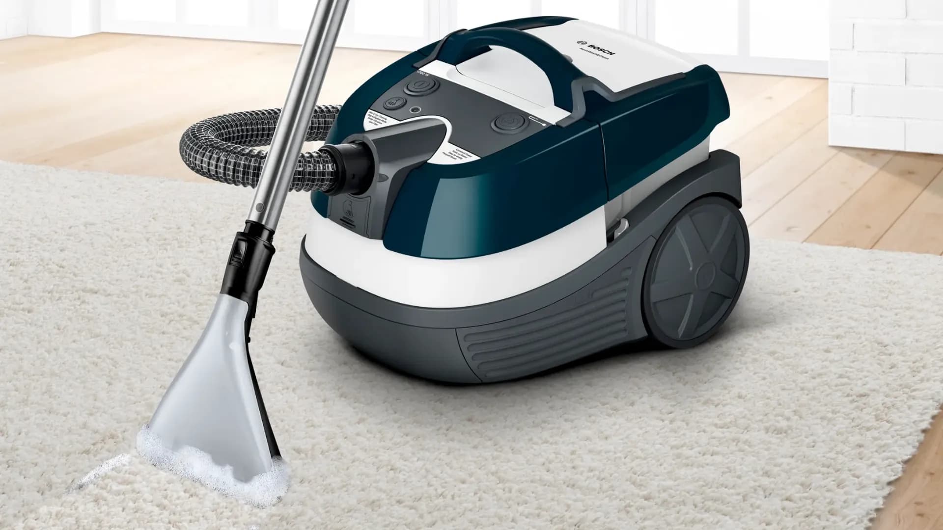 Пылесос моющий с аквафильтром Bosch BWD41720 (Turquoise)