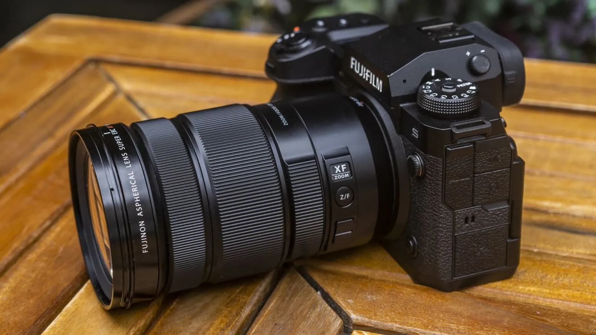 Универсальный объектив Fujifilm XF 18-120mm f/4 LM PZ WR (16780224) (Standard)