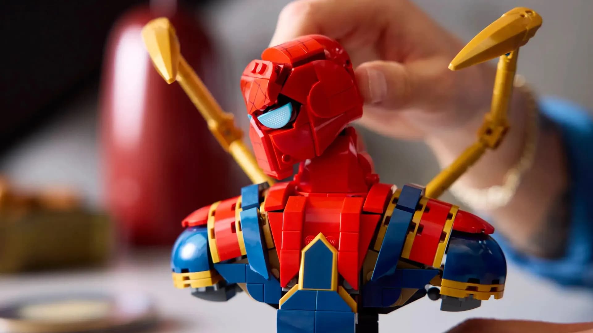 Конструктор LEGO Marvel Бюст Железного Человека-Паука (76326)