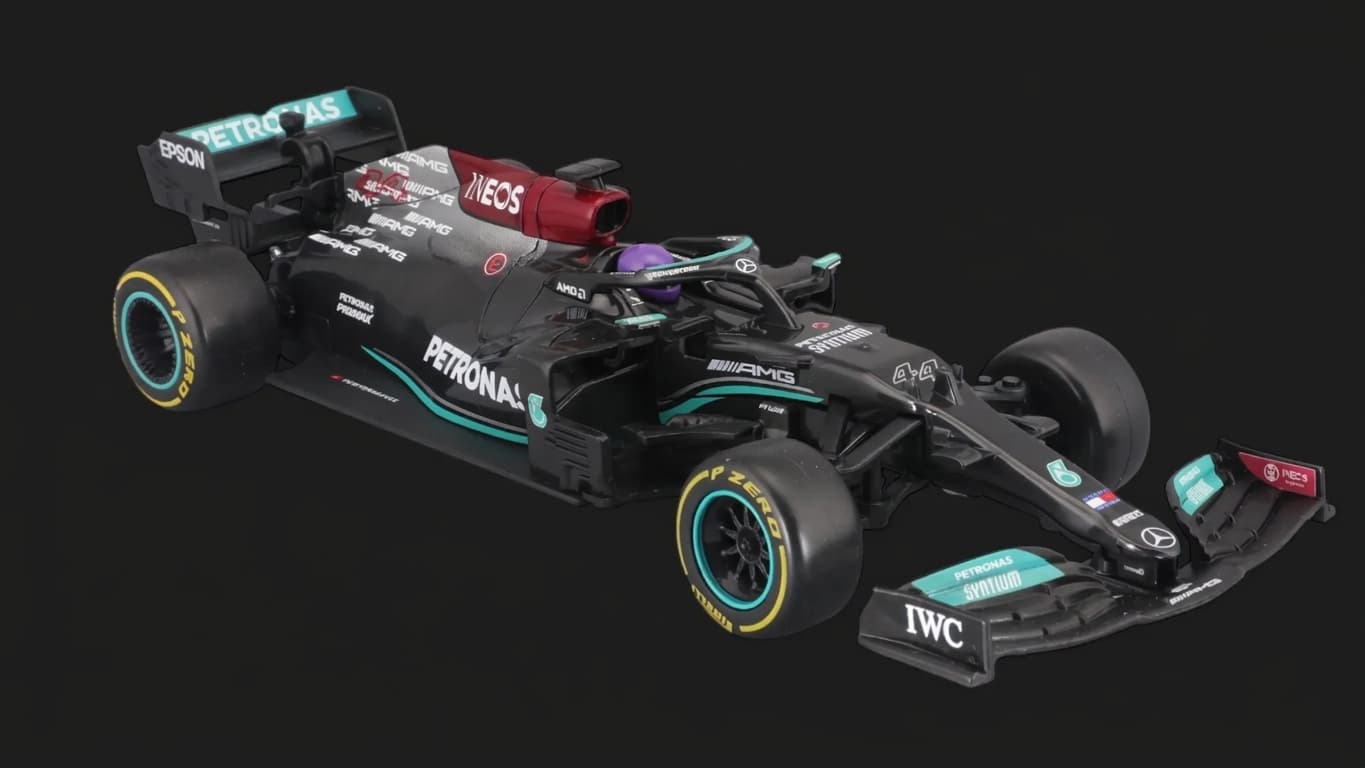 Автомобиль на р/у Maisto Tech — F1 Mercedes-AMG, 1:24, #44 Lewis Hamilton (82355)