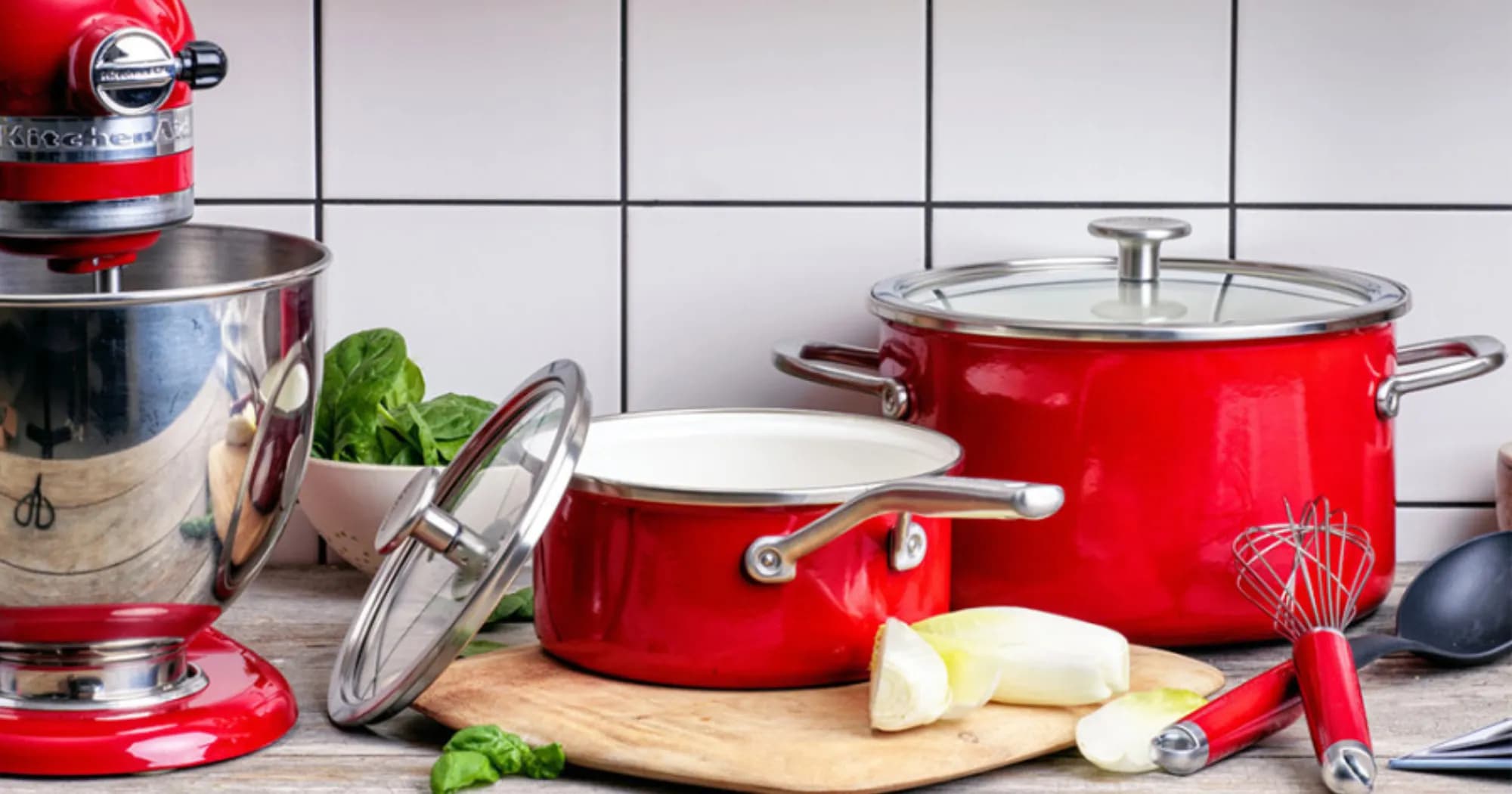 Кастрюля с крышкой KitchenAid Steel Core, 24 см, 6 л (Red) (CC003270-001)