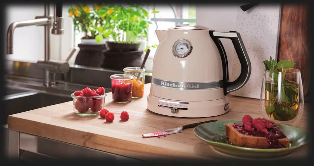 Электрочайник KitchenAid Artisan (Beige)