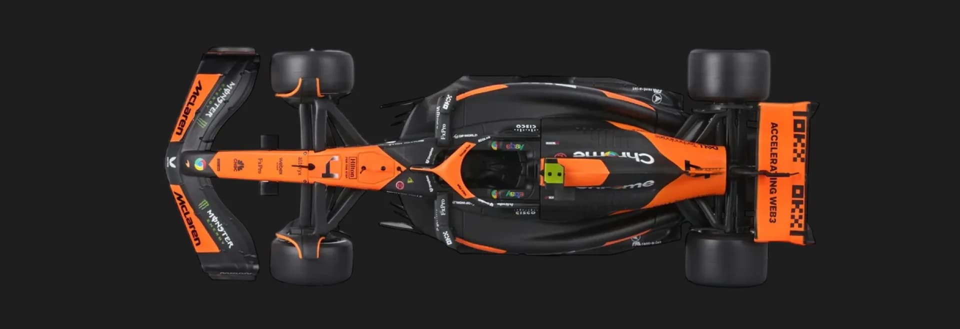 Автомодель с фигуркой Bburago Race — McLaren MCL38 в ассортименте (1:24) (18-28040)
