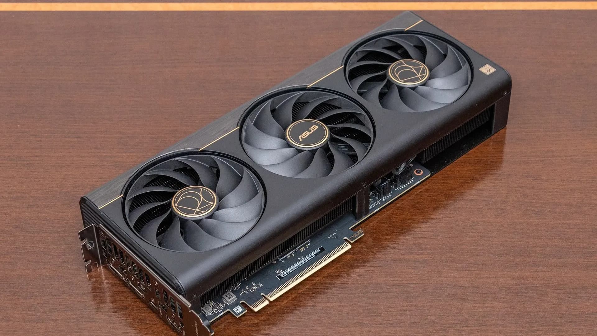Видеокарта ASUS GeForce RTX 5080 ProArt 16GB (PROART-RTX5080-O16G)