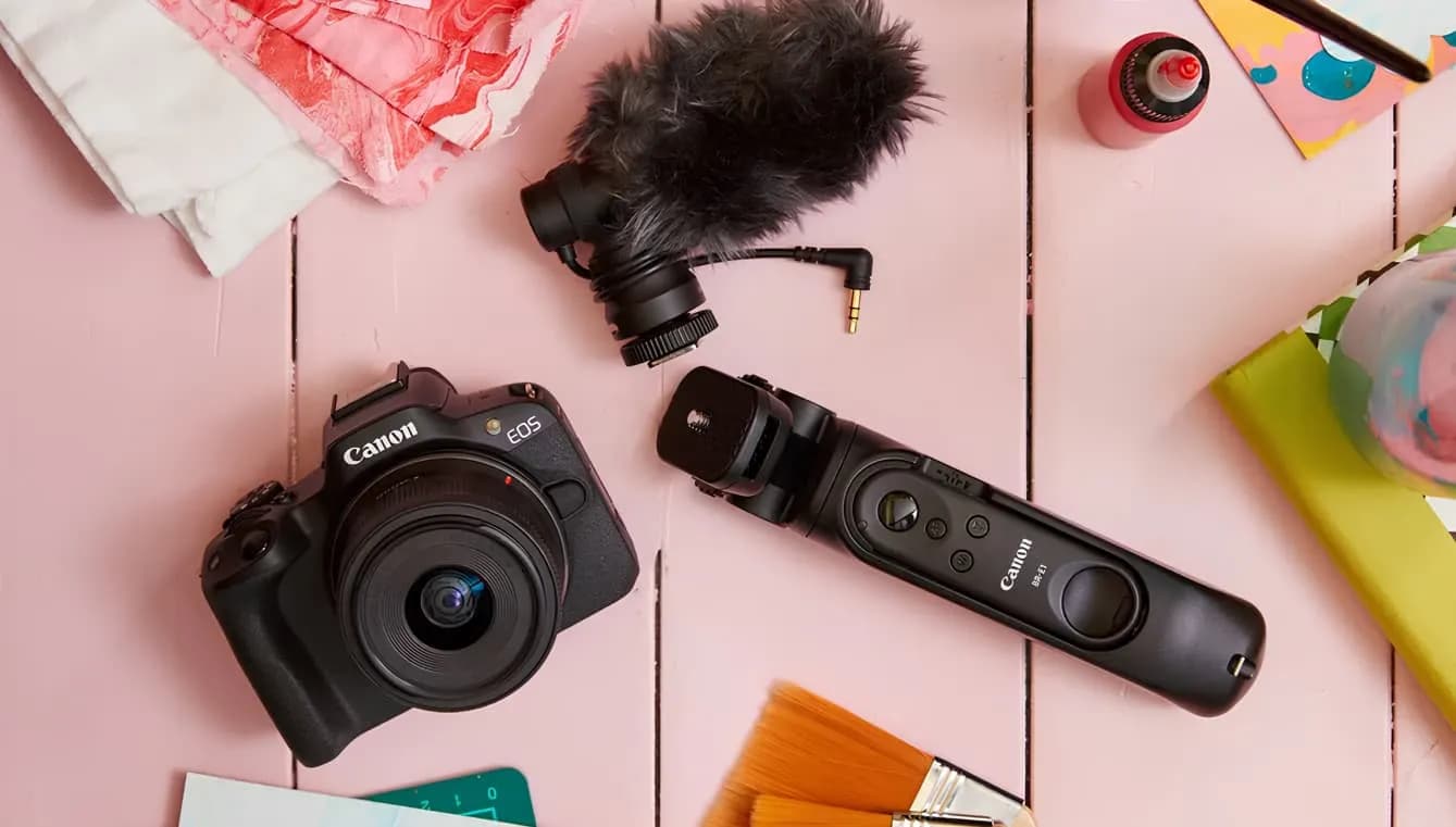 Цифровой фотоаппарат Canon EOS R50 kit RF-S 18-45 IS STM (Black) (5811C033) (Standard)