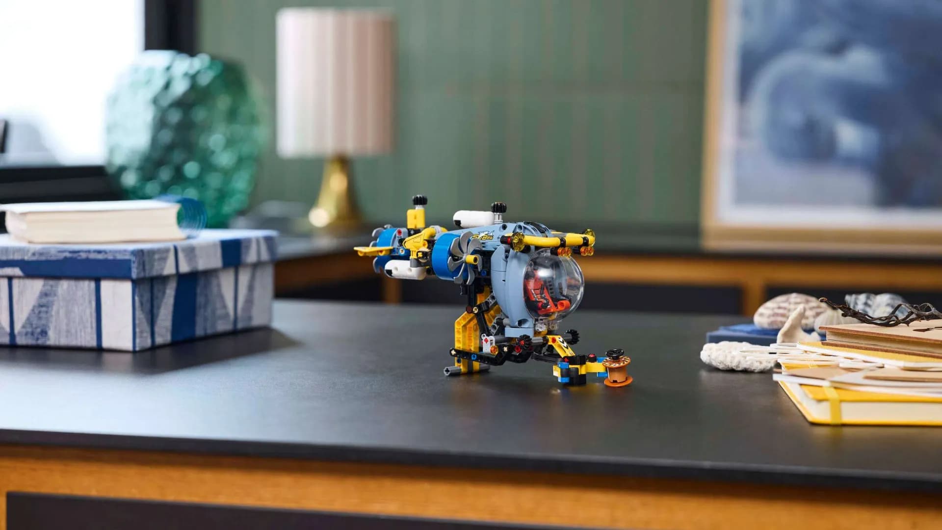 Конструктор LEGO Technic Глубоководная исследовательская подводная лодка (42201)