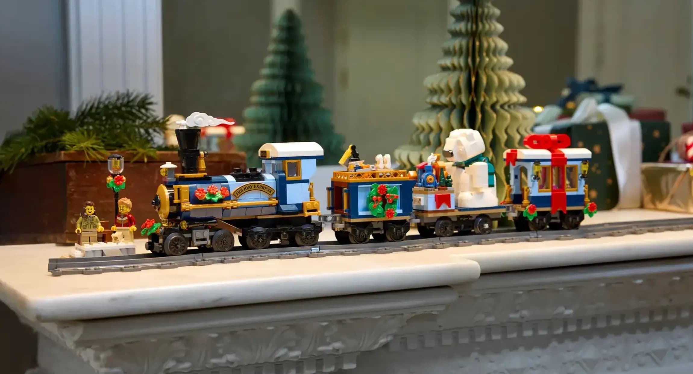 Конструктор LEGO Icons Праздничный экспресс (10361)