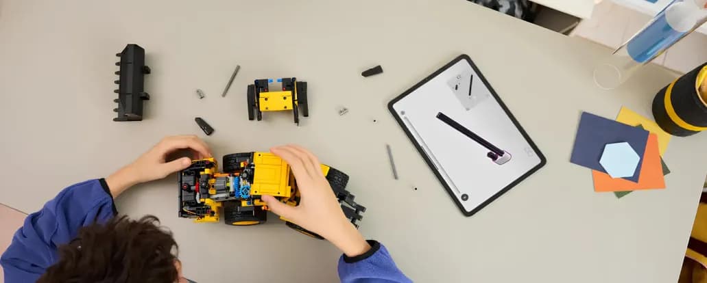 Конструктор LEGO Technic Колесный погрузчик Volvo L120 Electric (42209)