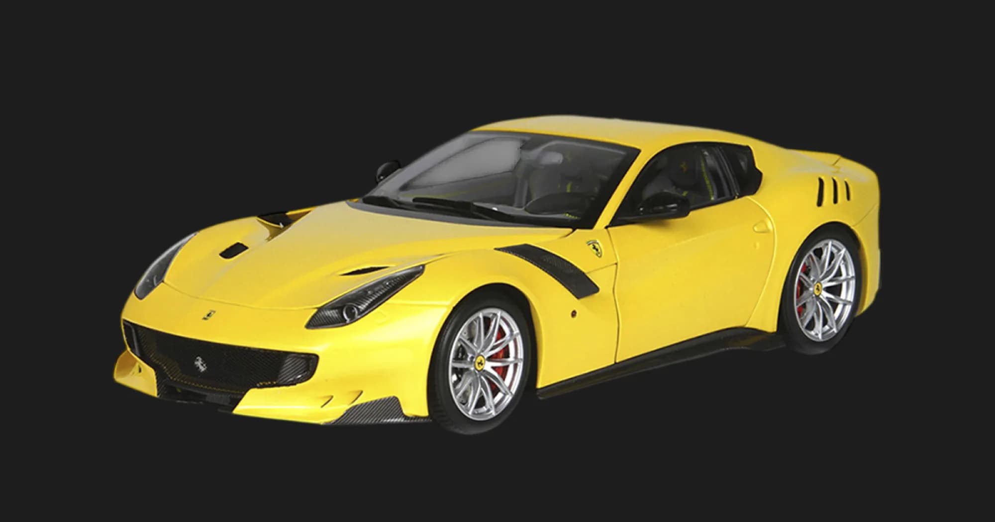 Автомодель Bburago — Ferrari F12Tdf в ассортименте, 1:24 (Yellow, Red) (18-26021)