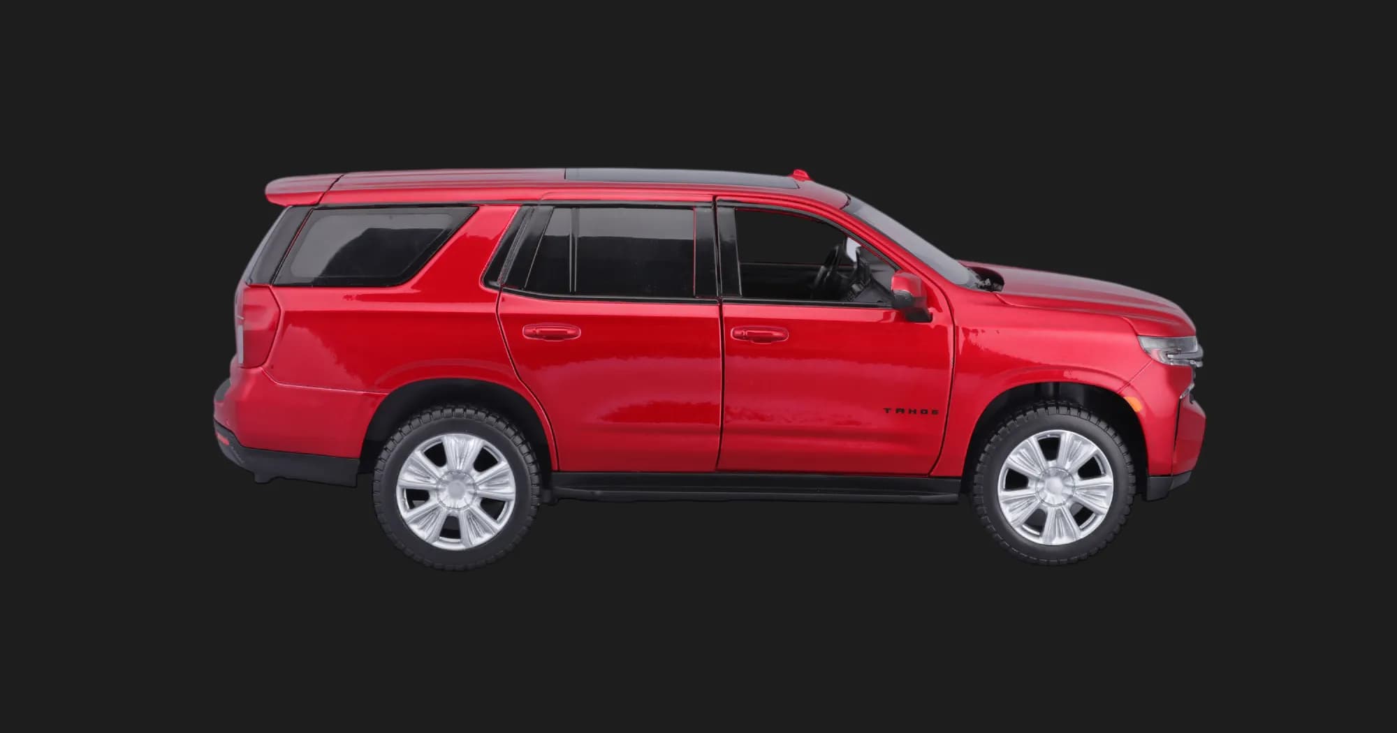 Автомодель Maisto 2021 Chevy Tahoe, 1:24 (31533 red)