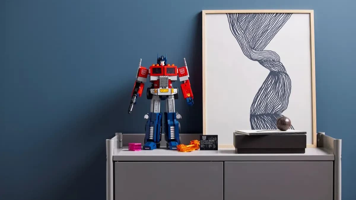 Конструктор LEGO Icons Оптимус Прайм (10302)