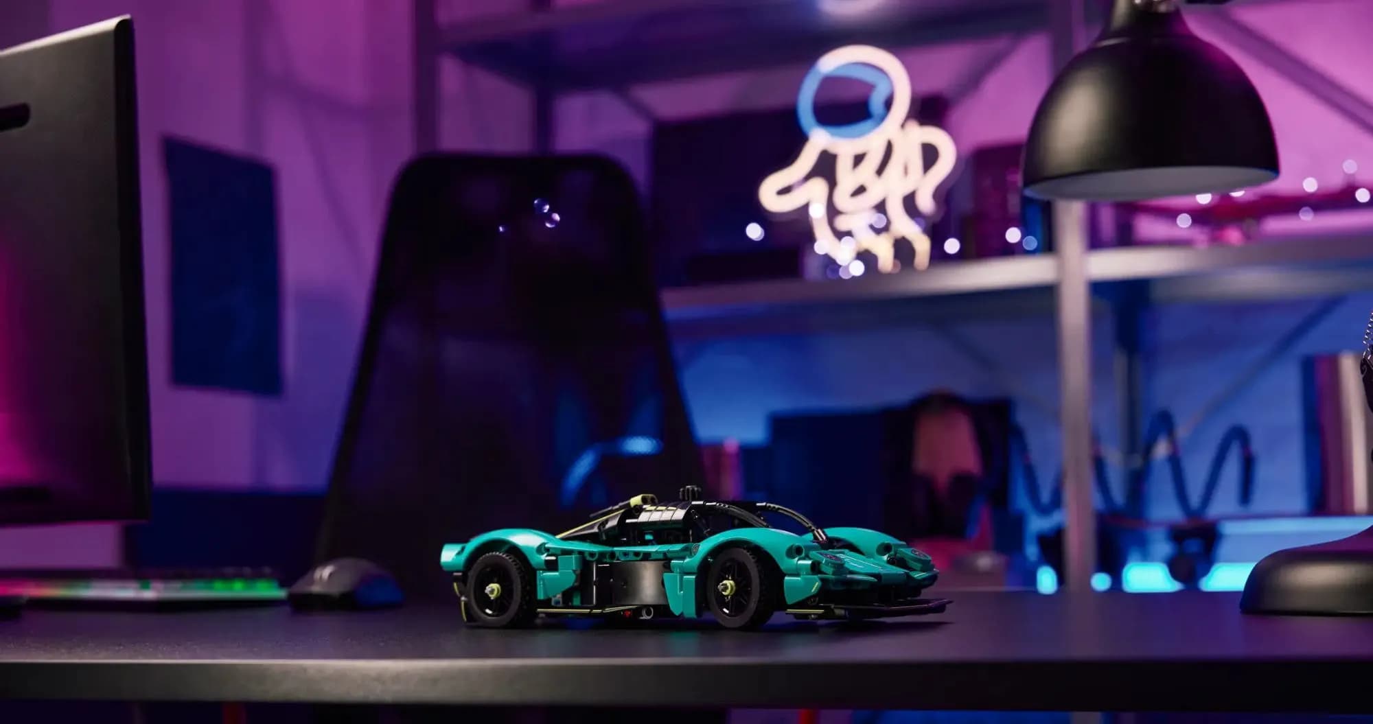 Конструктор LEGO Technic Aston Martin Valkyrie (42208)