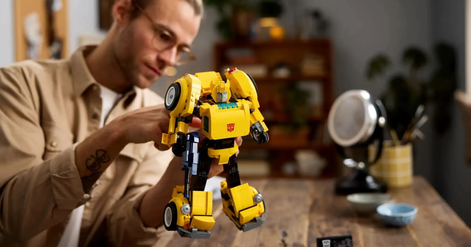 Конструктор LEGO Icons Бамблби (10338)