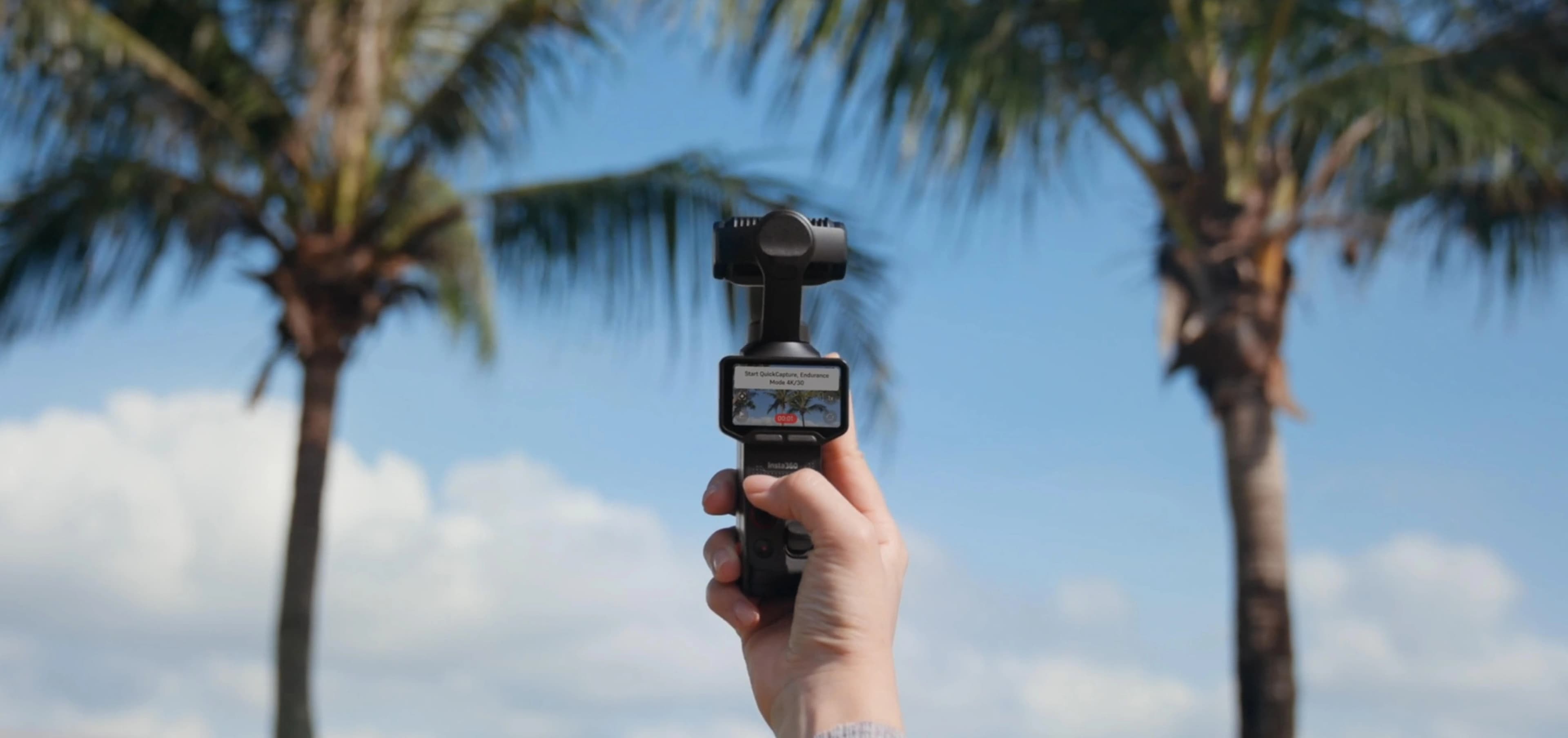 Экшн-камера Insta360 Luna Ultra Standard Bundle (Cosmic Black)